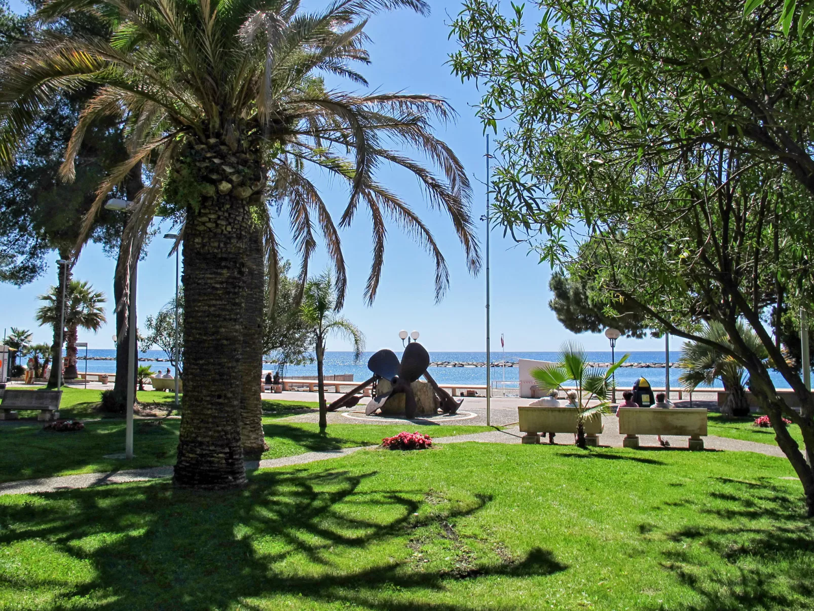 Angenehme Wohnung in San Bartolomeo Al Mare-Environnement