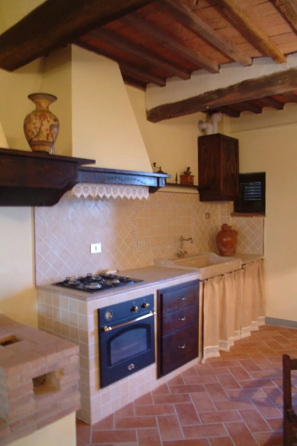 Villa 'Cimpoli casa' mit Garten und Grill-Inside