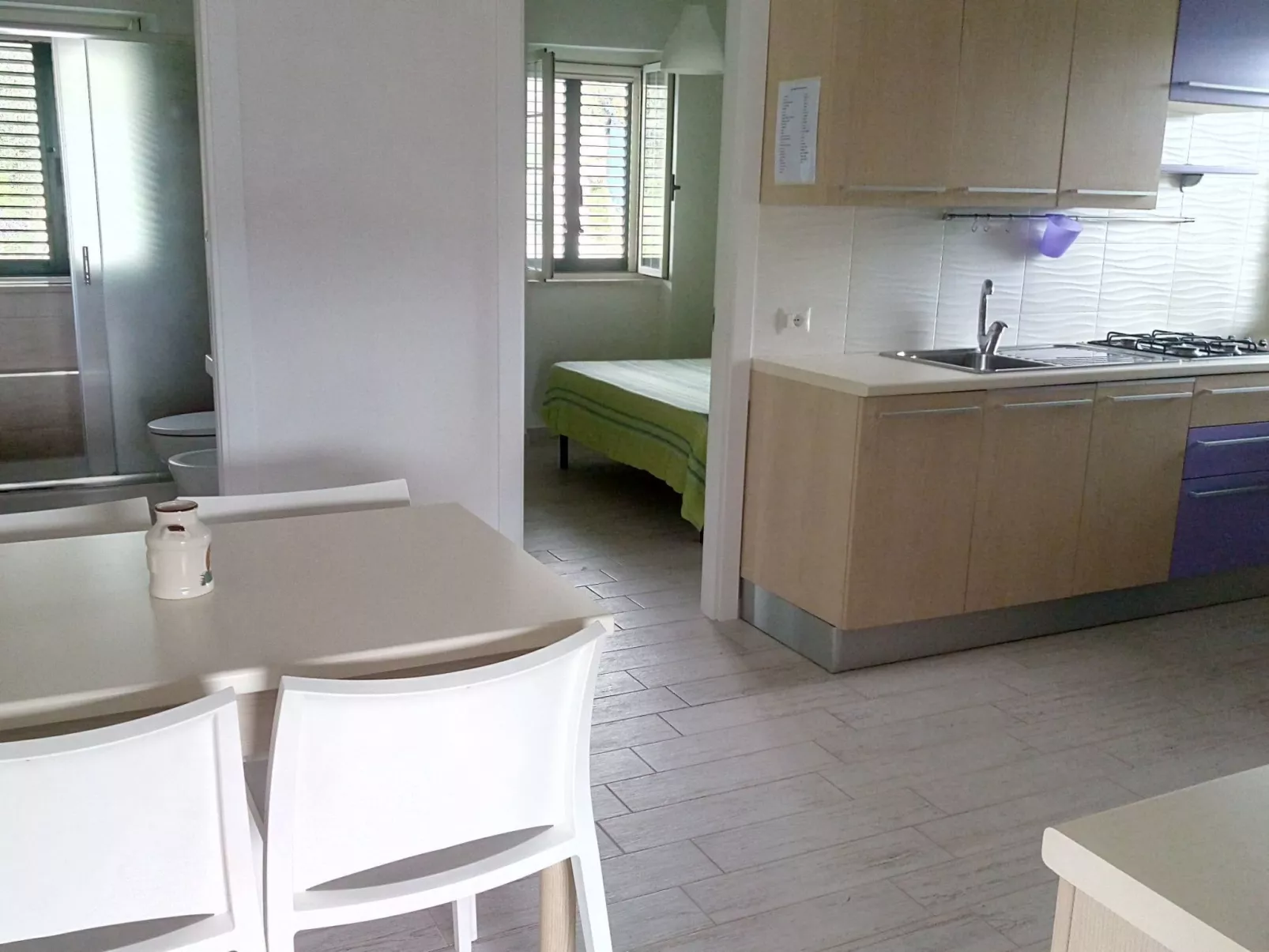 Zwei-Zimmer-Penthouse-Wohnung mit Terrasse mit Meerblick-Image-tags.info