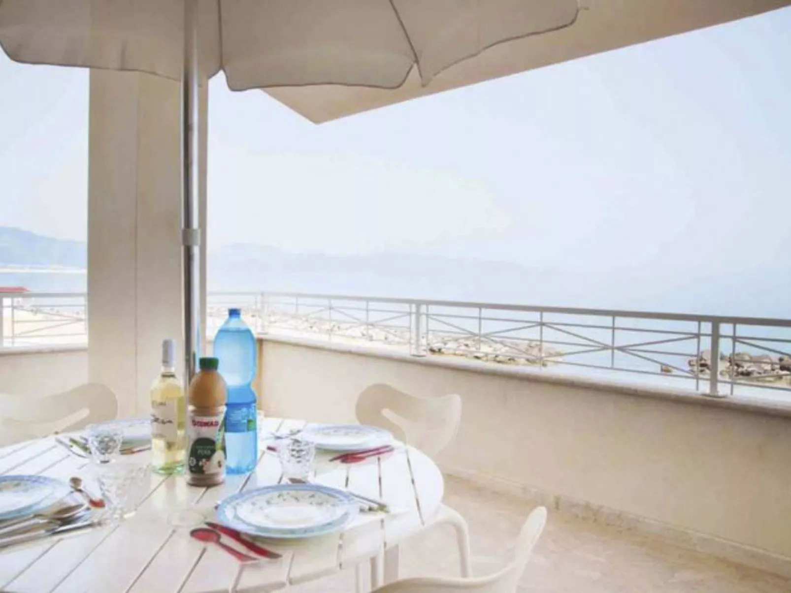 Meer von Sizilien-Drinnen