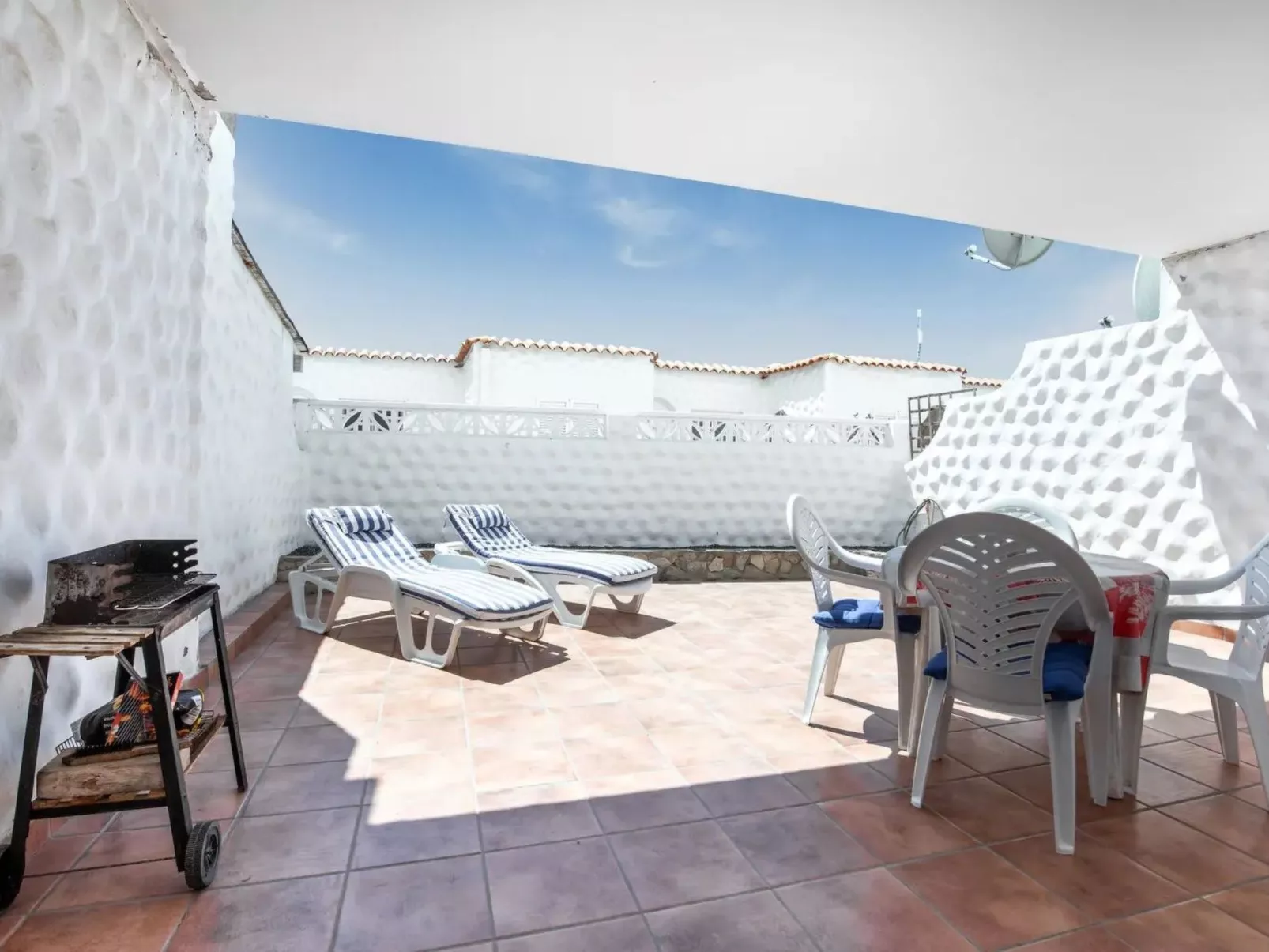 Schöne Wohnung mit Terrasse in Costa Calma-Outside