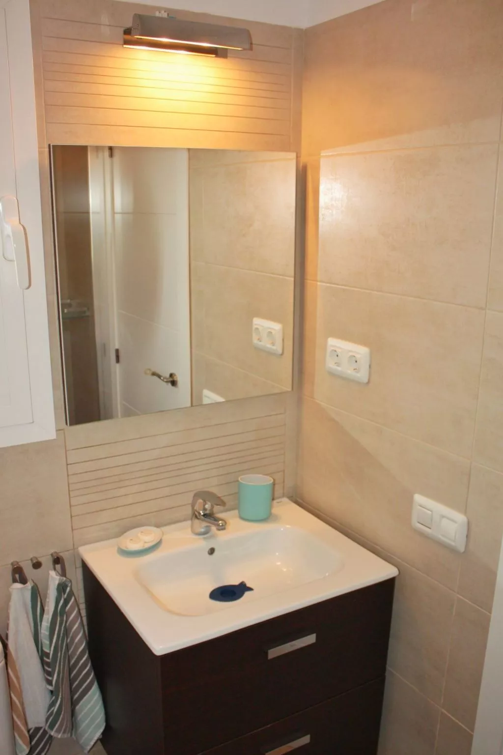 Bungalow auf einem Felsen direkt am Meer-Drinnen