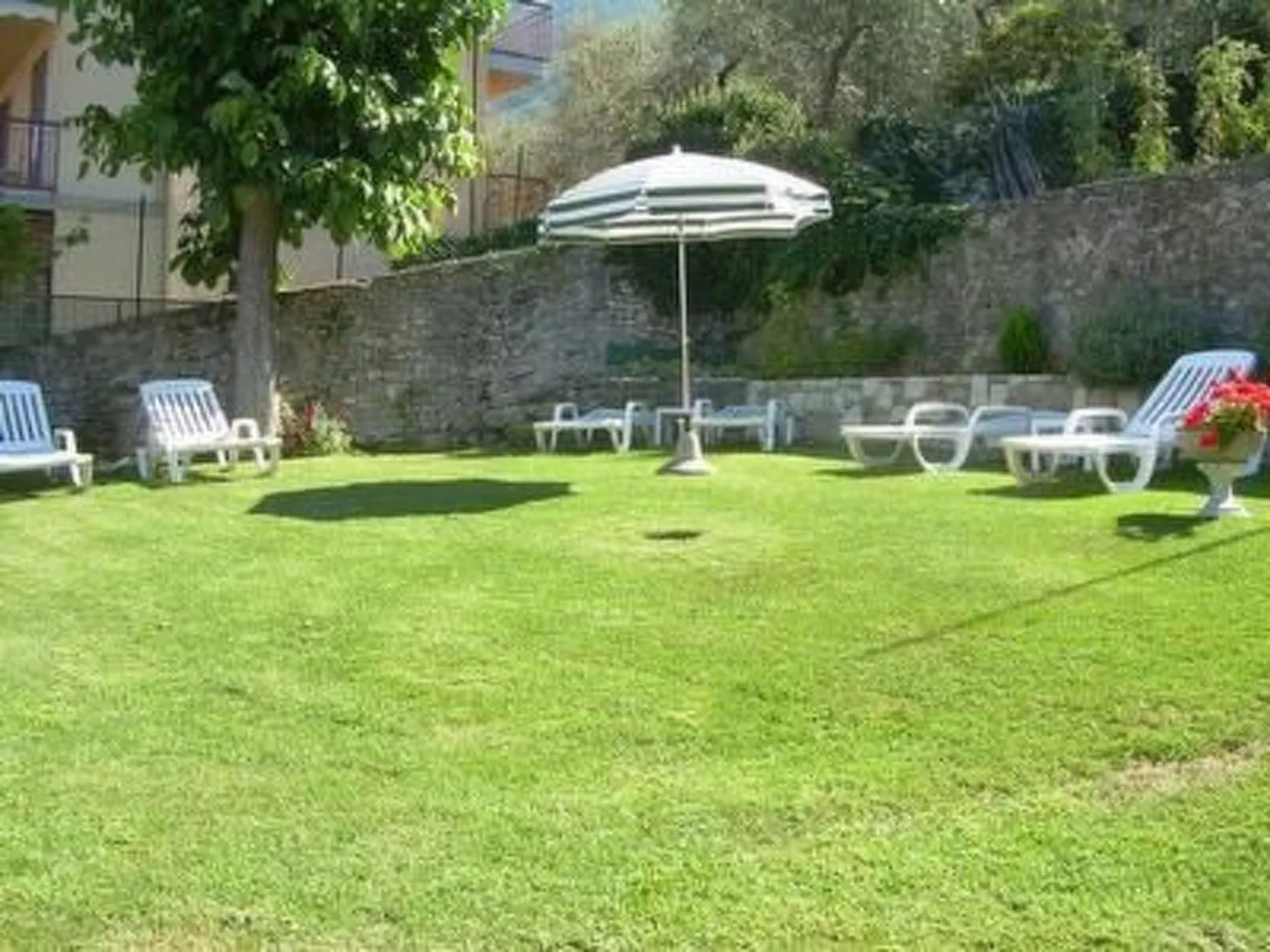 Wohnung nr. 2 im Casa Mary mit Balkon und Seeblick-Outside