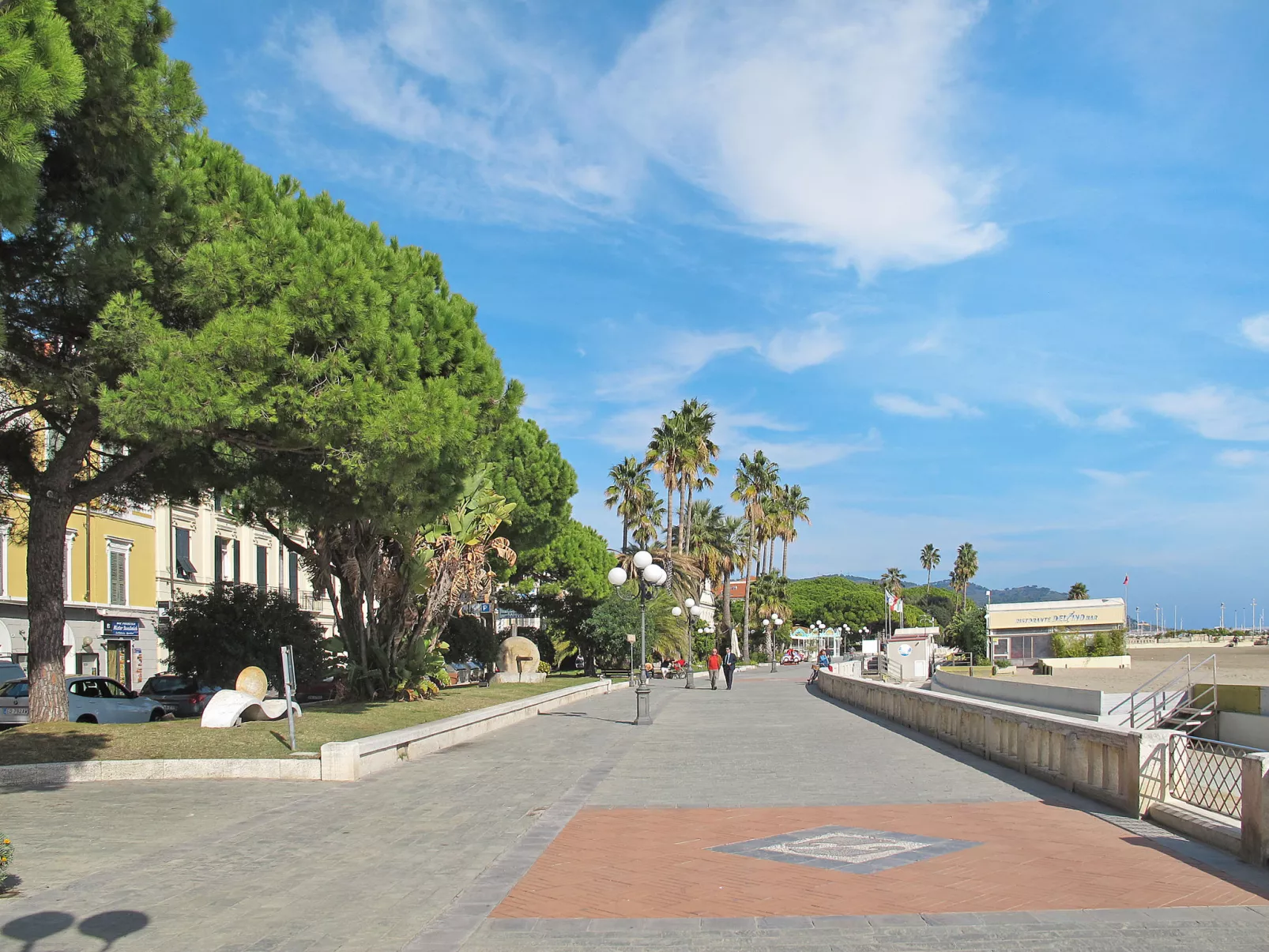 Junges Haus' Wohnung mit Wasserblick-Area