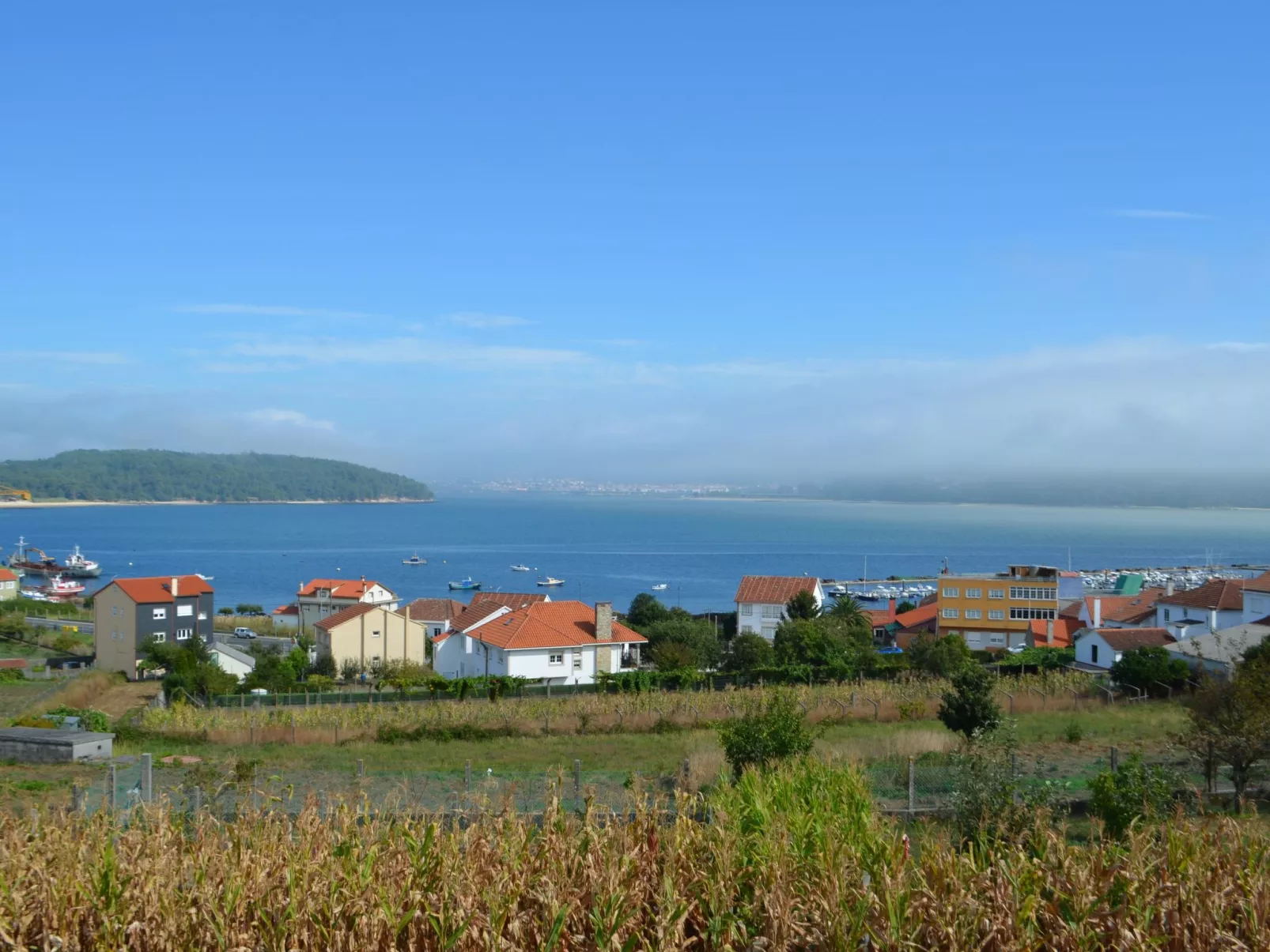 In Outes mit Sonniger Terrasse und Meerblick-Outside