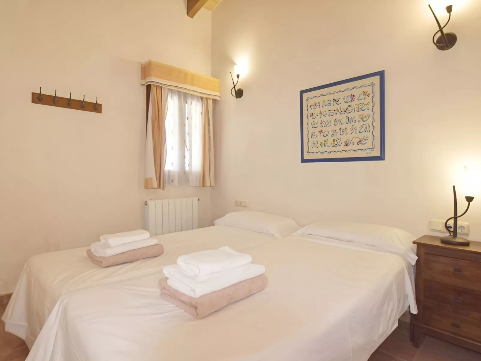 Finca mit großem eingezäunten Pool und Klimaanlage. - Inside