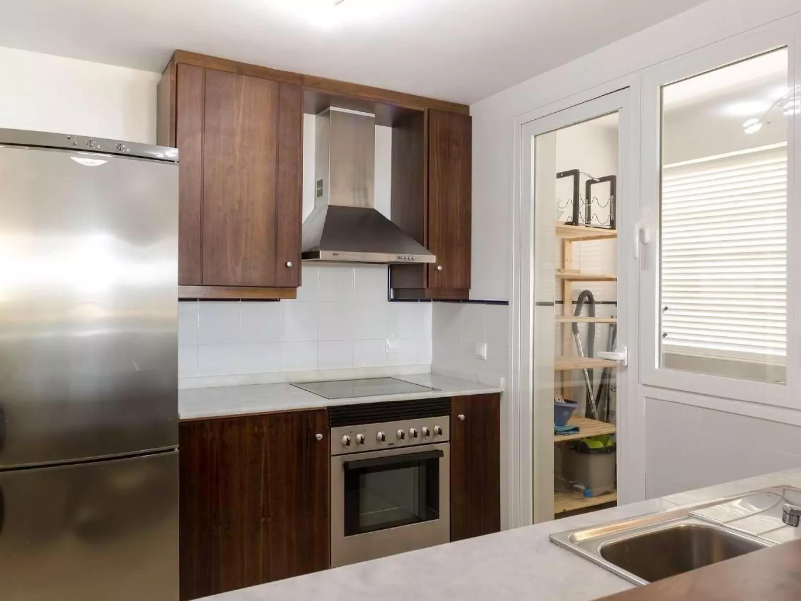 "Blue" mit Schwimmbad-Dedans