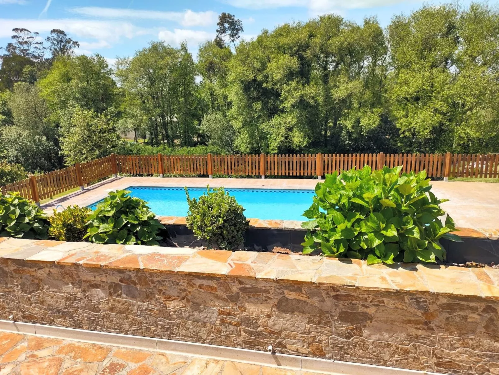 Unterkunft mit Aussicht in "Apartamentos Navalin".-Outside