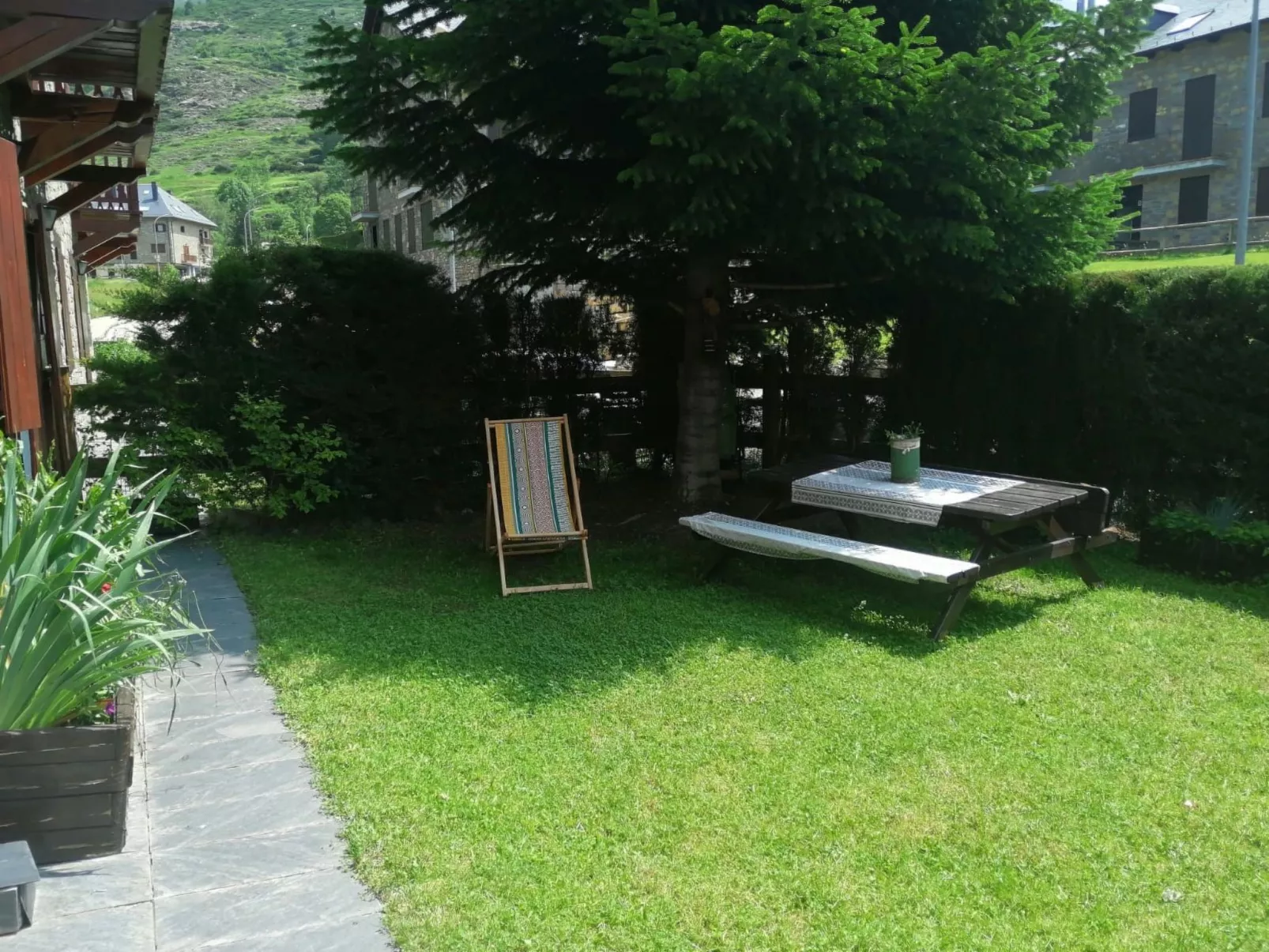 Wohnung mit privatem Garten und gemütlichem Puig Falcó 2 Vall de Boí-Outside