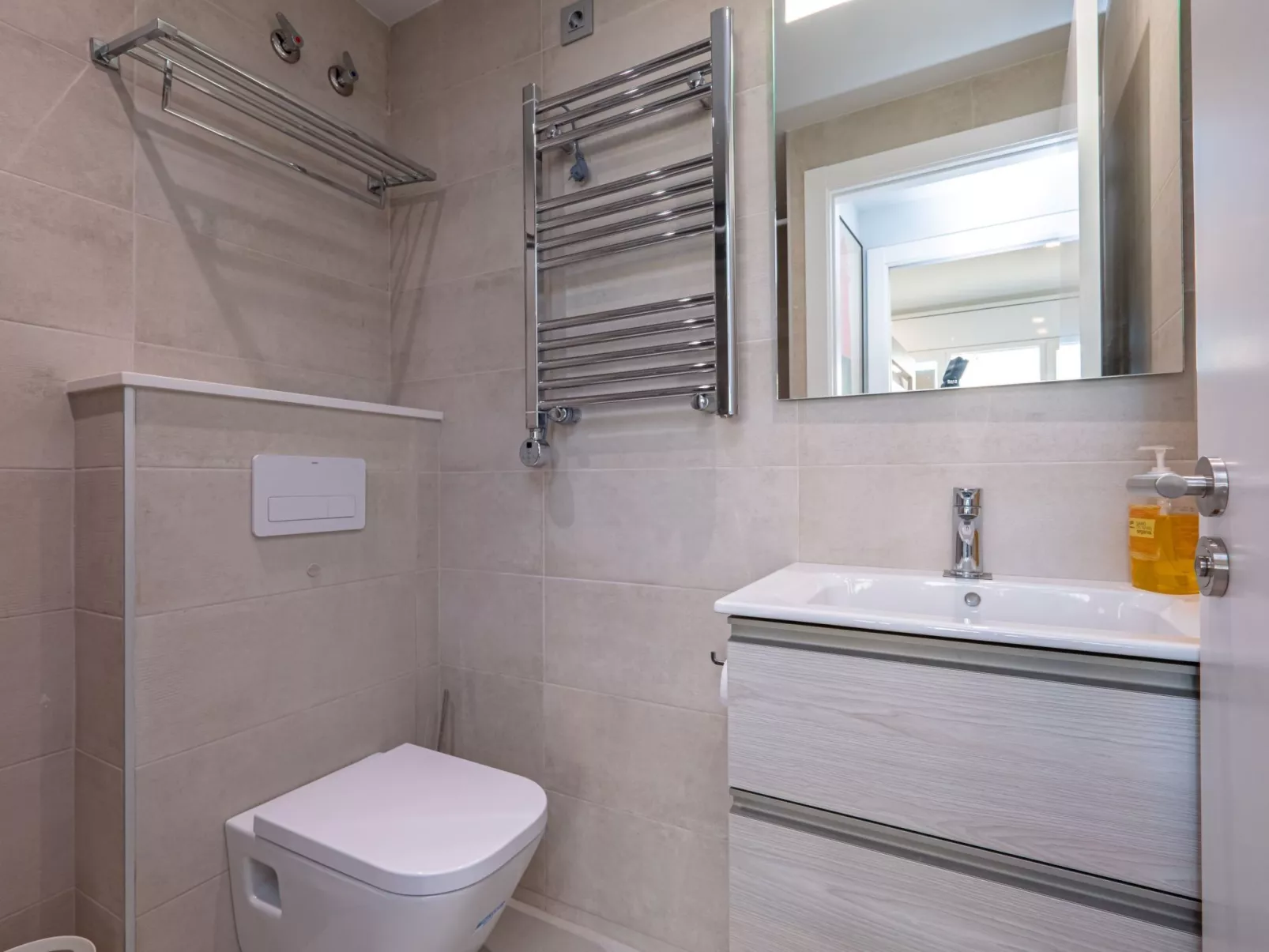 Costabravaforrent Marina, schöne Wohnung in erster Meereslinie-Dedans