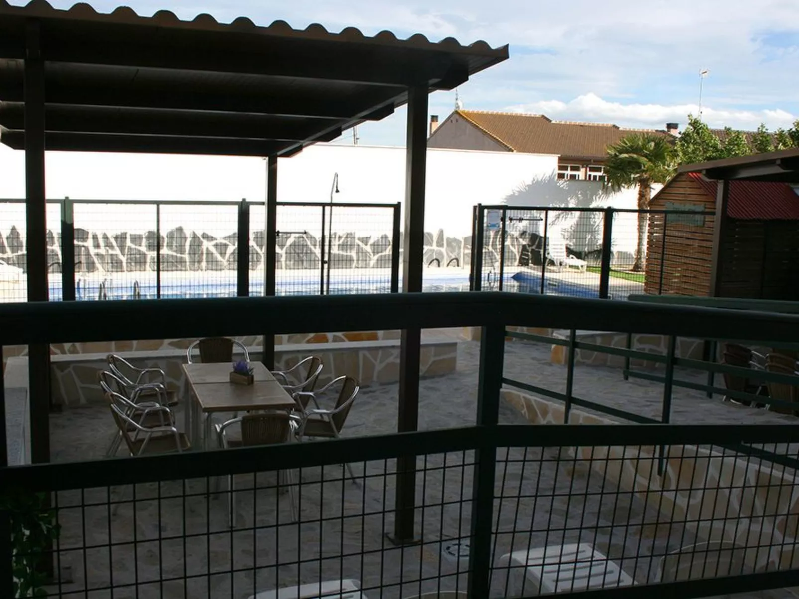 Callejón del Pozo II-Outside