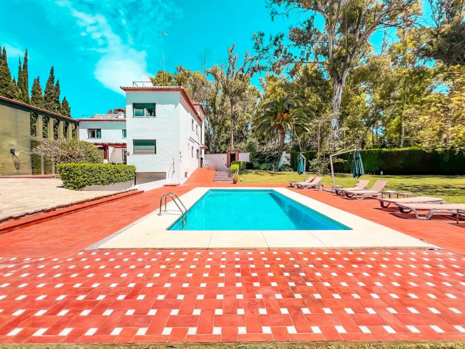 Villa für 12 Pers. mit Grill und privatem Schwimmbad-Outside