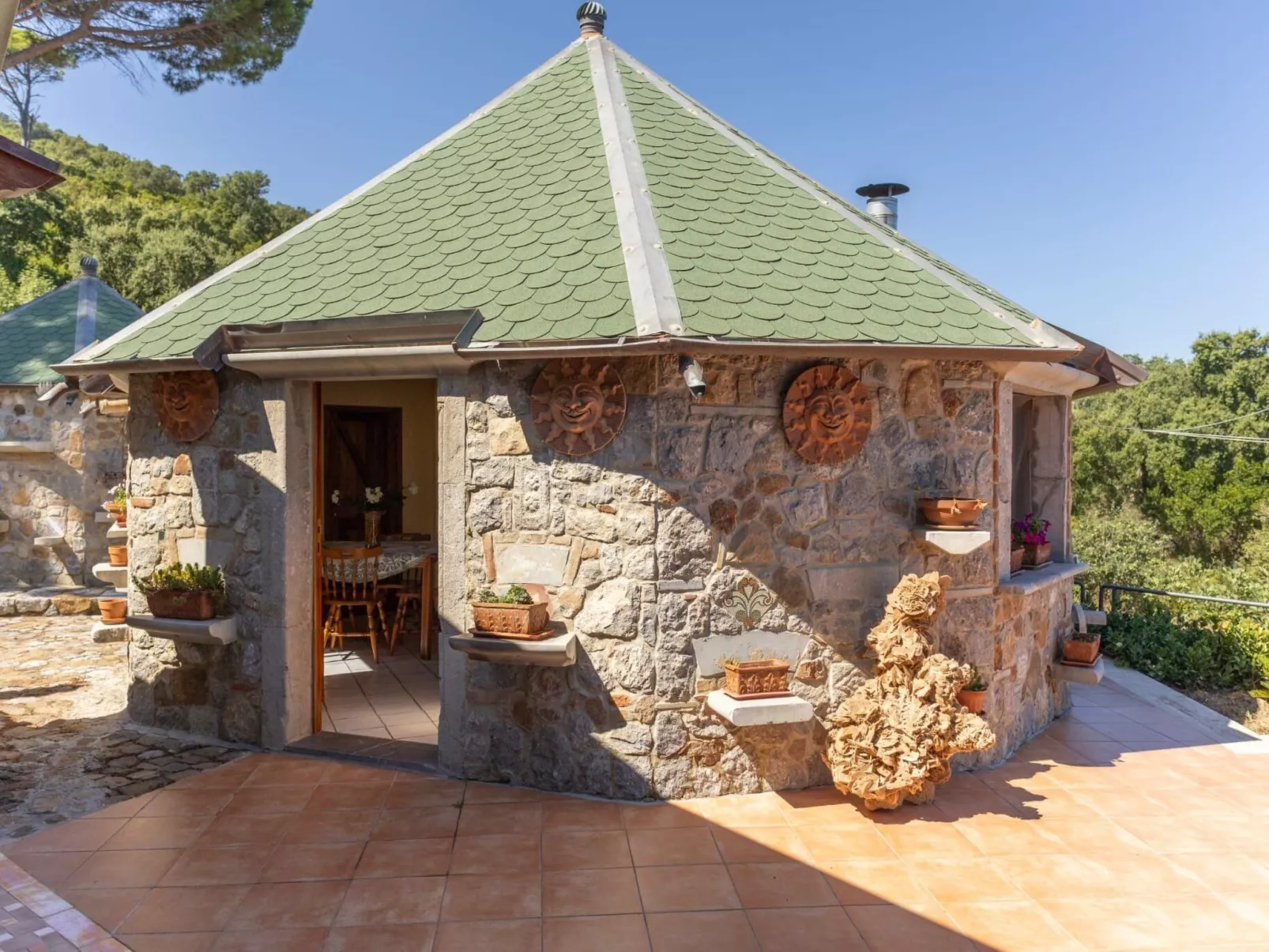 Für 10 Personen in Cefalù, Sizilien (Nordküste von Sizilien)-Image-tags.info