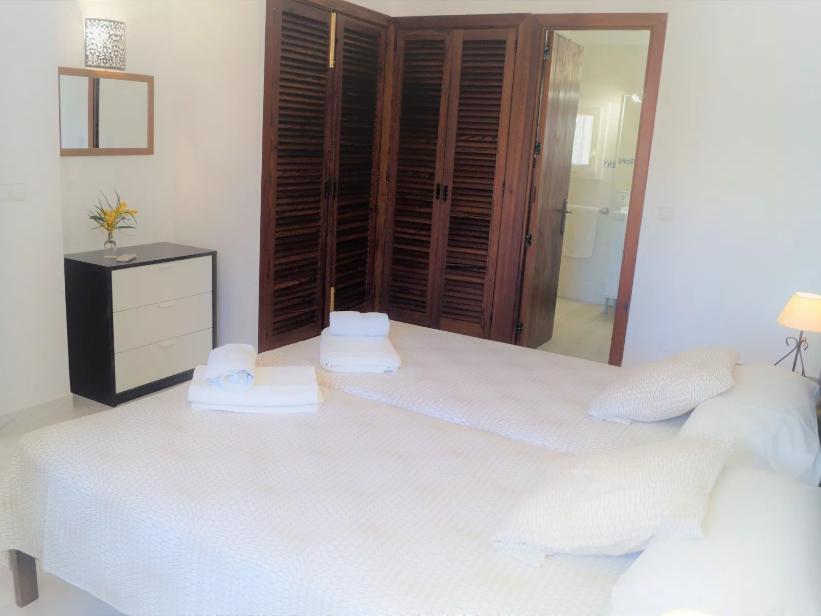 Bungalow con piscina-Drinnen