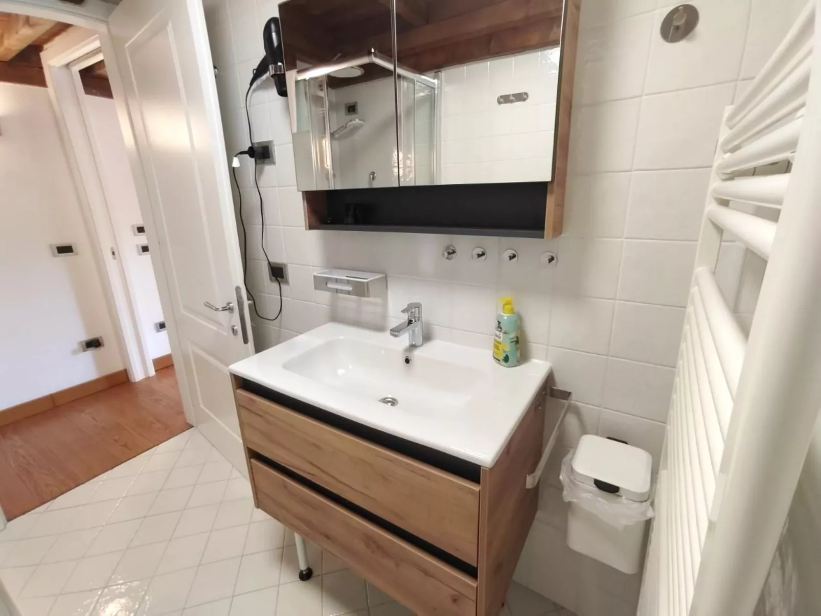 Aly d'angelo - im Turm-Inside