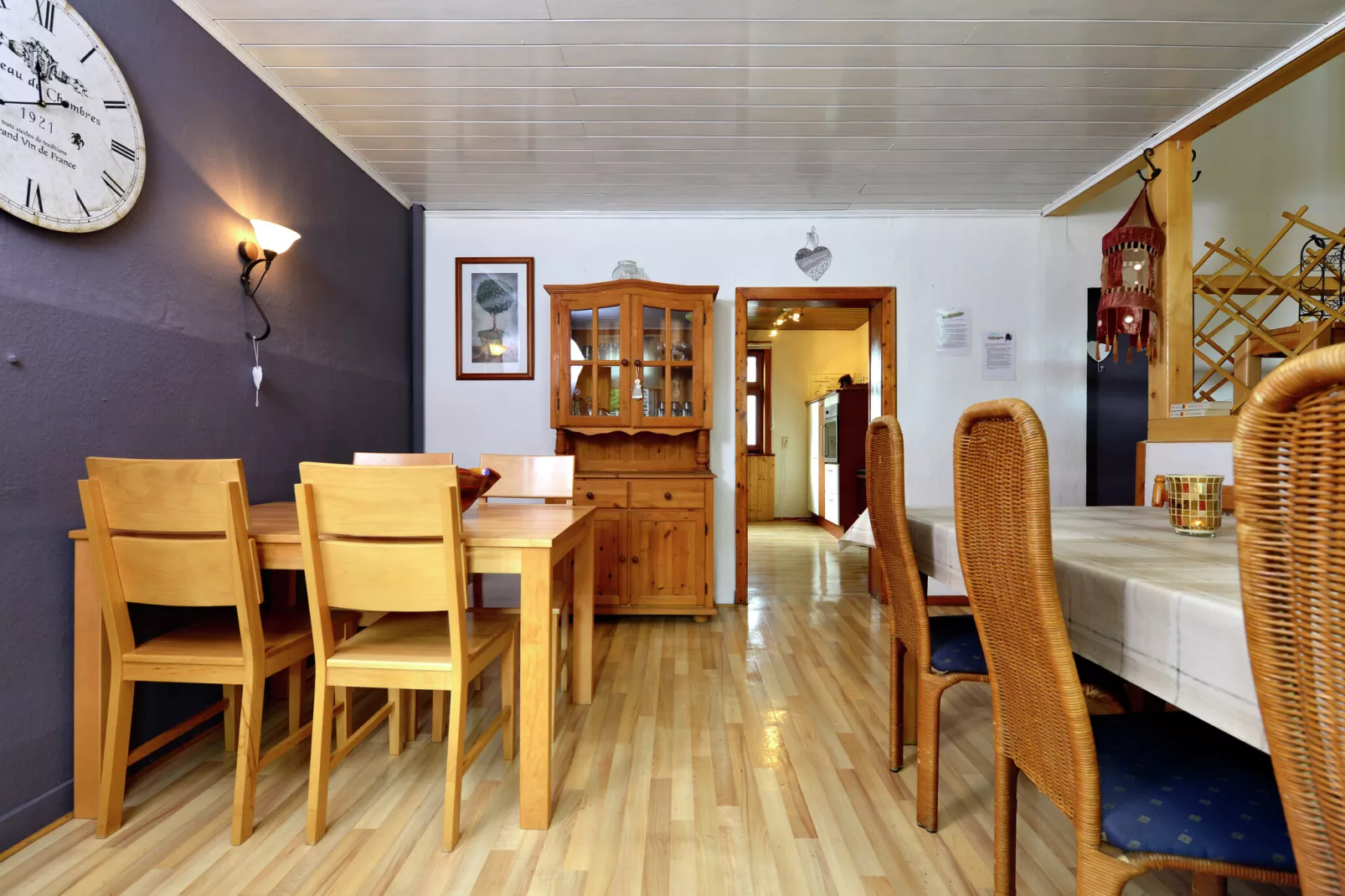 Elpetal-Dining room