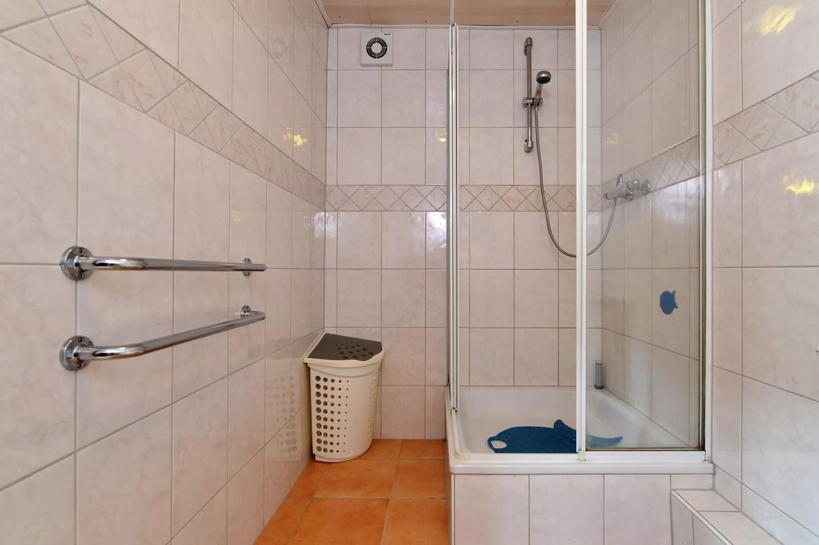 Elpetal-Bathroom