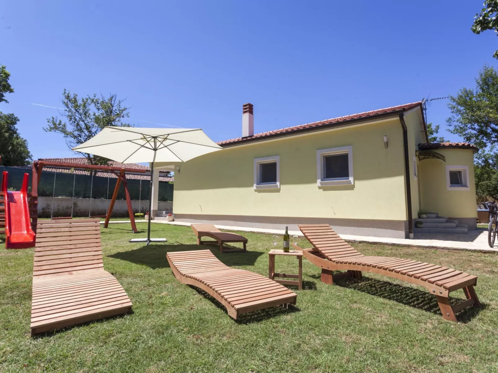 In Vintijan mit Großem Whirlpool-Outside