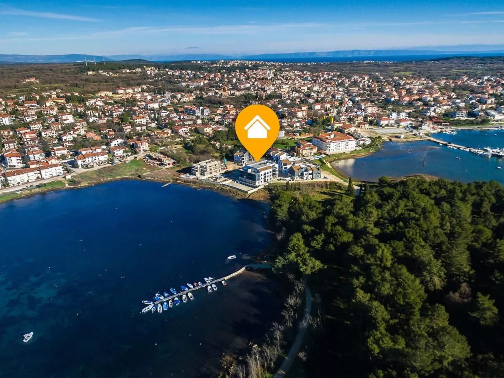 Für 4 Personen ca. 80m, in Medulin-Outside