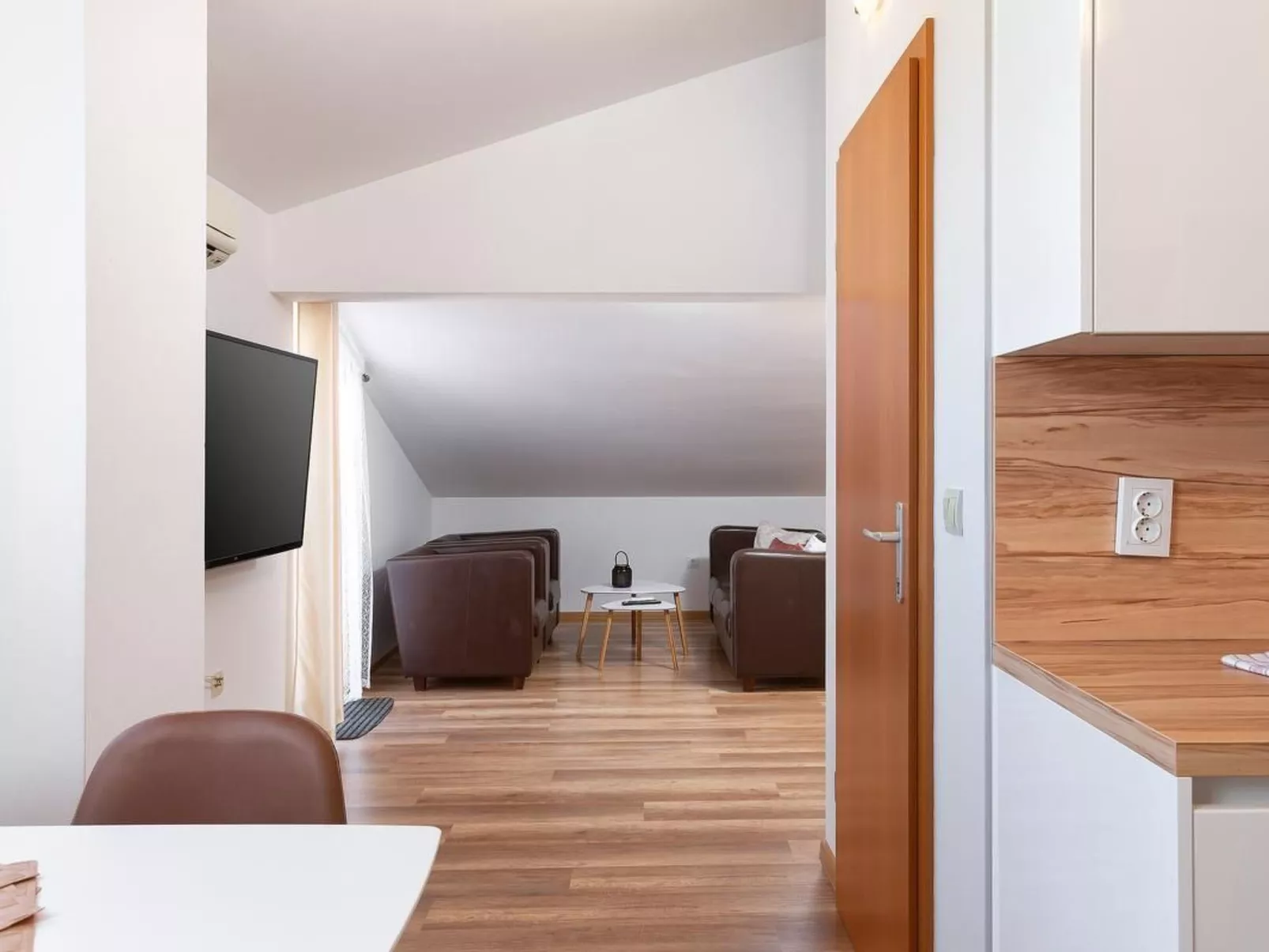 "Marco Polo - M7" mit Terrasse-Inside