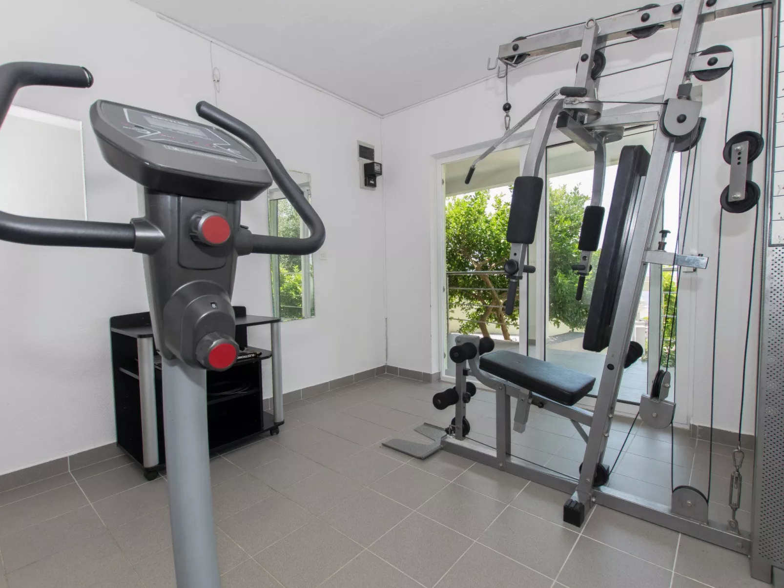 Ozzi mit privatem Pool-Inside