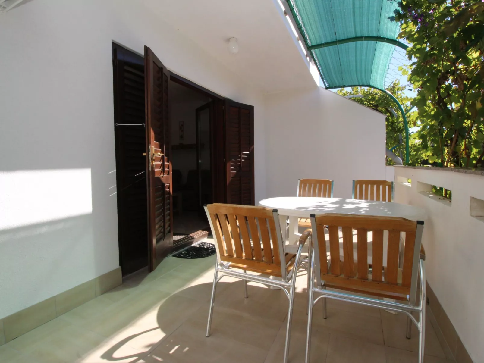 Charmante Wohnung in Baška mit Eigener Terrasse-Outside