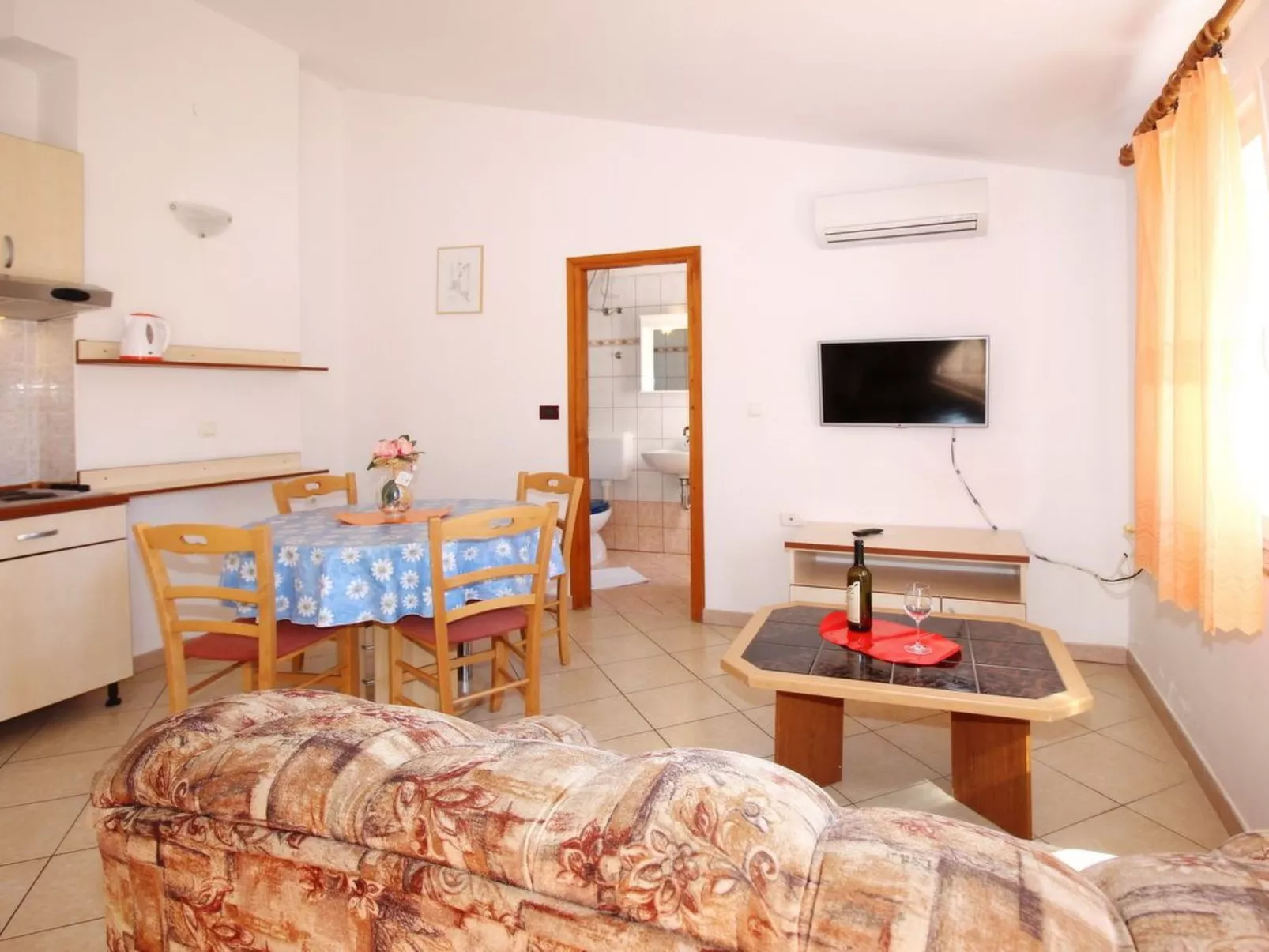 In Baška mit Eigenem Balkon-Dedans