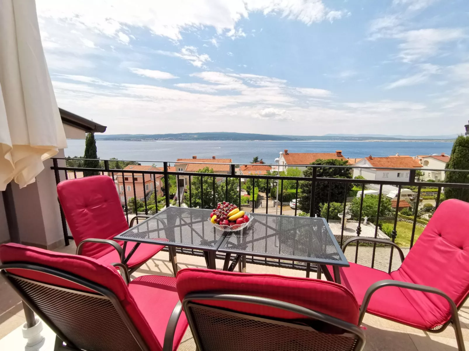 Wohnung in Crikvenica mit Terrasse und Meerblick-Draußen