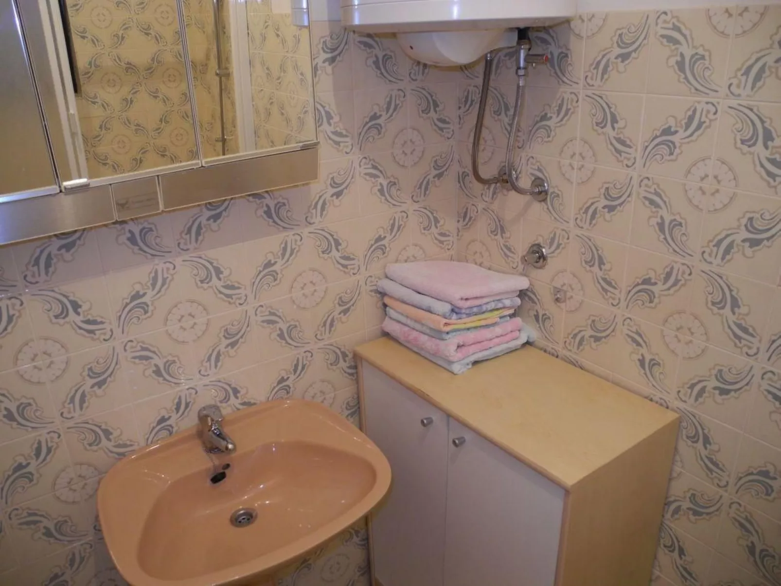 Appartement mit Balkon und Meerblick-Dedans