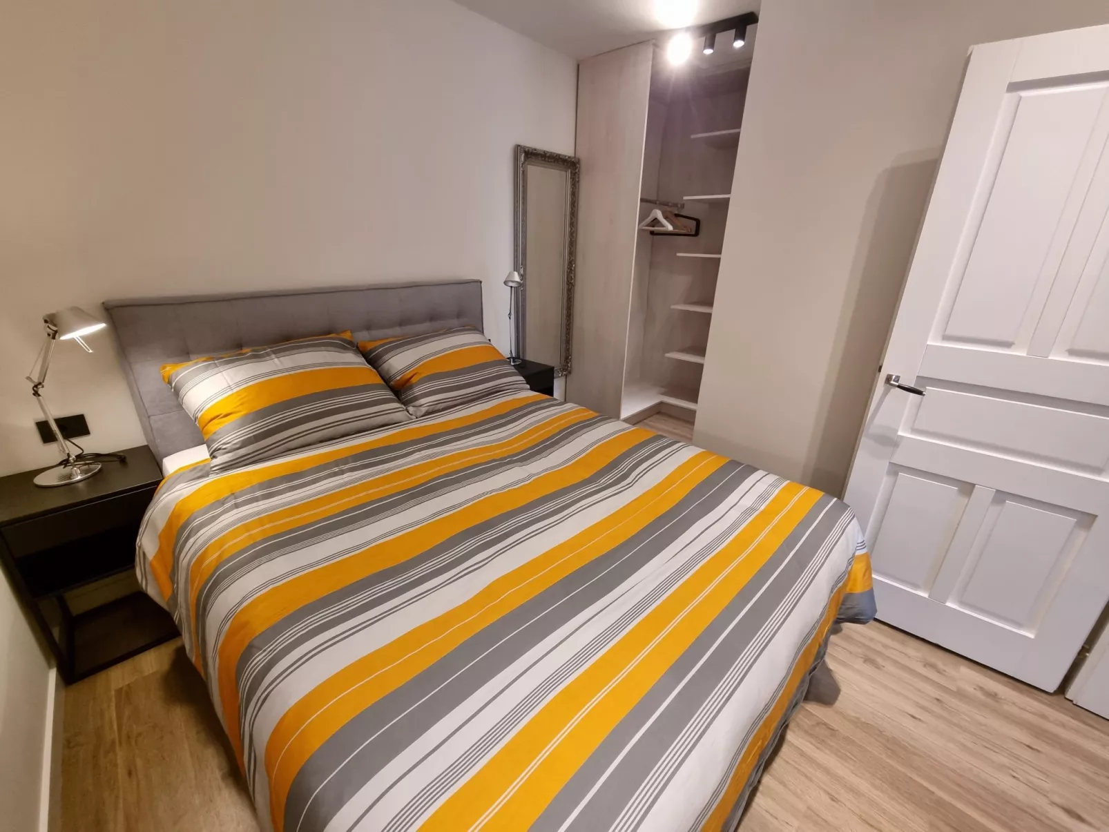 Wohnung für 3 Personen in der Nähe des Stadtzentrums-Dedans