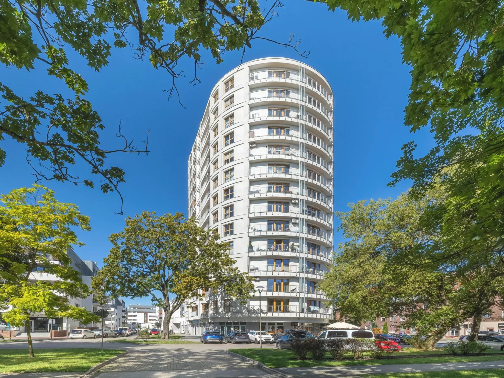 "Platan Tower 113"-Dehors