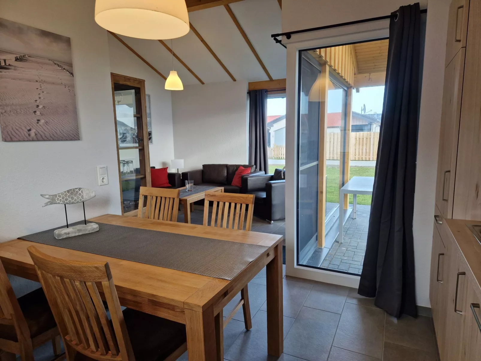 G16 Eingezäuntes Haus mit Terrasse und Garten-Drinnen