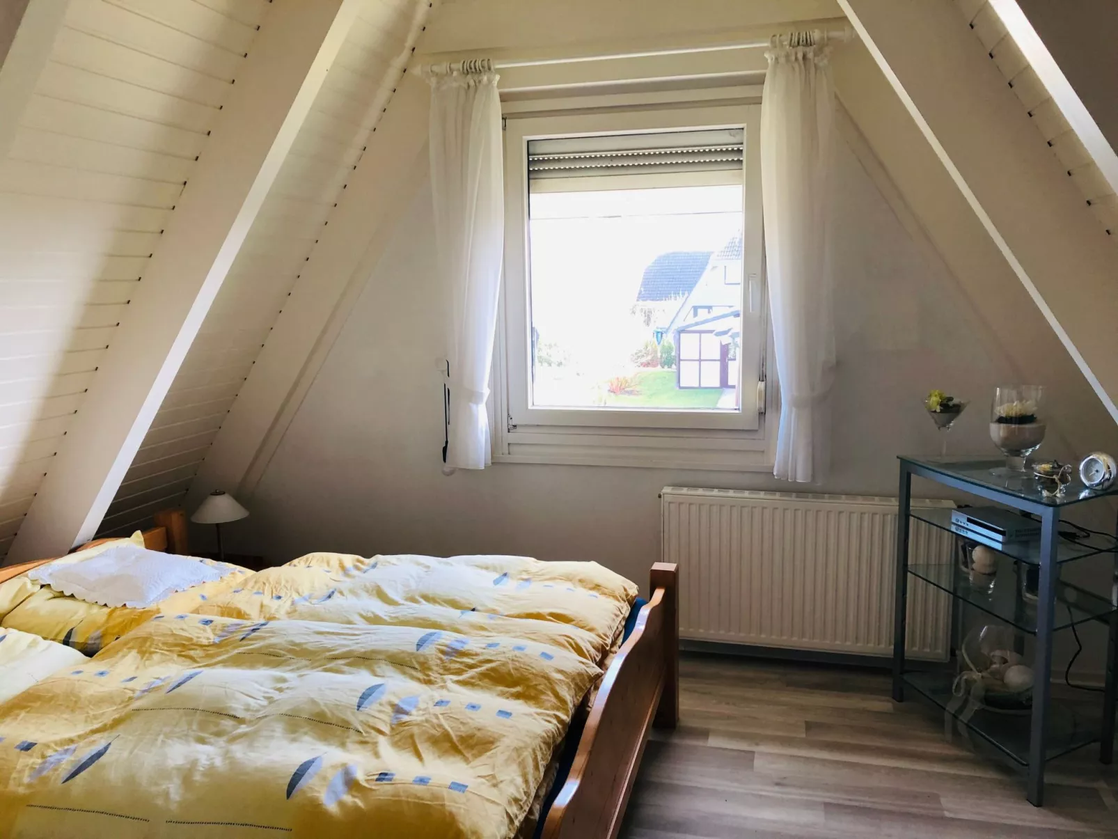 Nurdachhaus in Burhave mit Garten-Inside