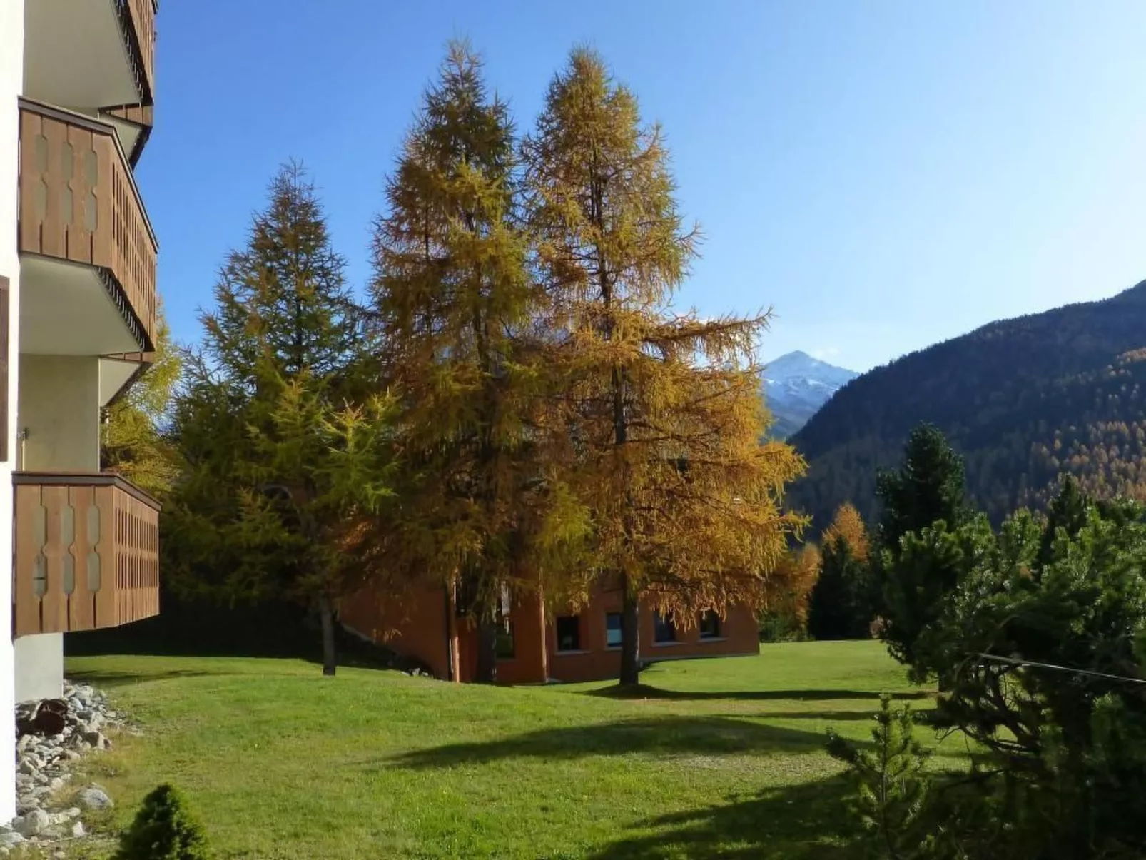 Chesa Azalea 3 klein-Draußen