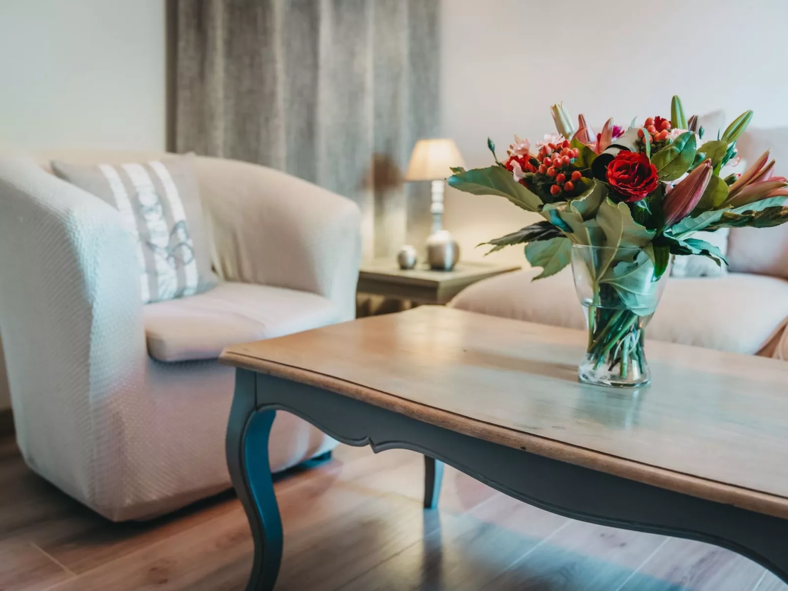 Charmante Ferienwohnung mit Terrasse und Pool-Drinnen