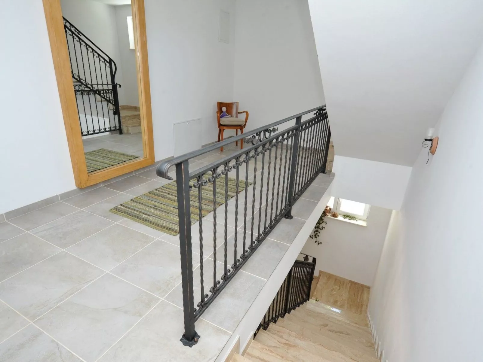 Alleinstehendes Ferienhaus mit Swimmingpool-Dedans