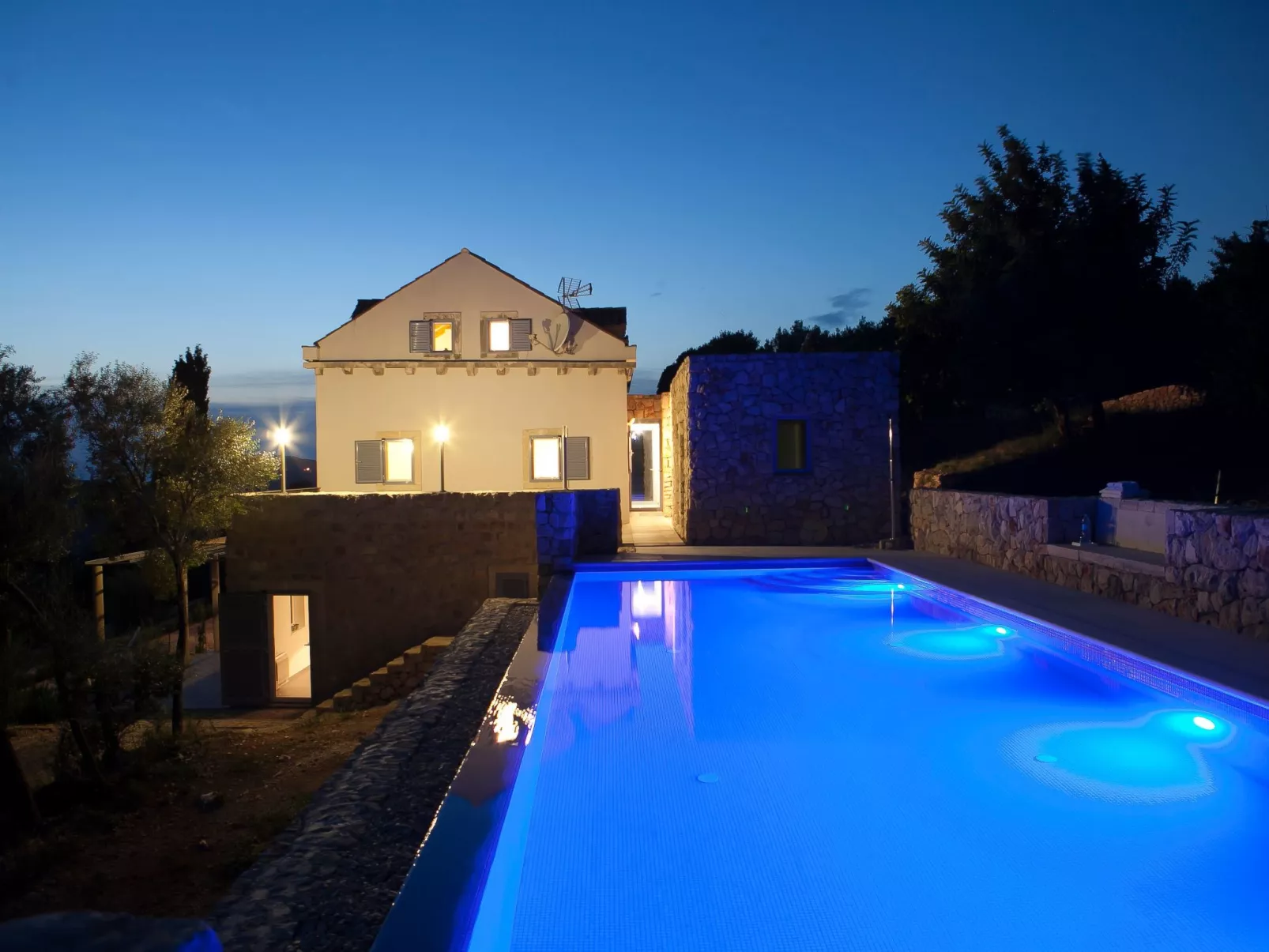 Villa Ella mit Infinity-Pool-Dehors