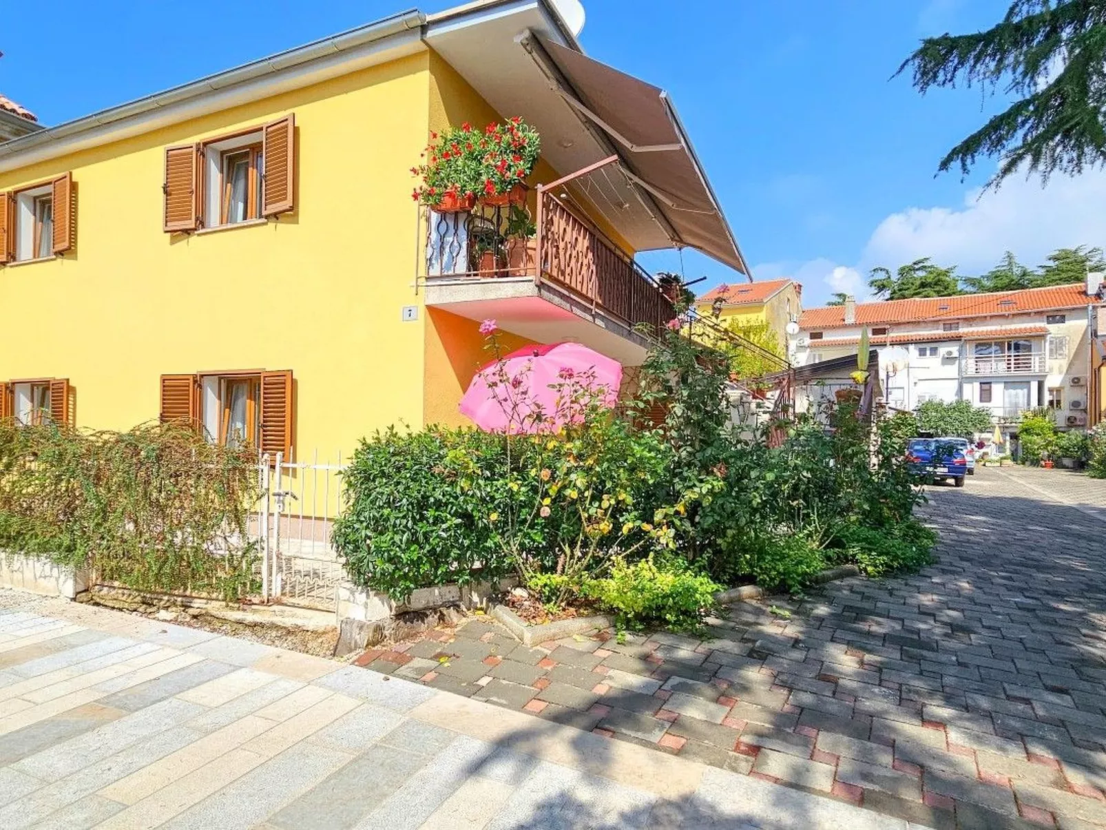 Wohnung in der Altstadt mit Terrasse und Parkplatz-Image-tags.info