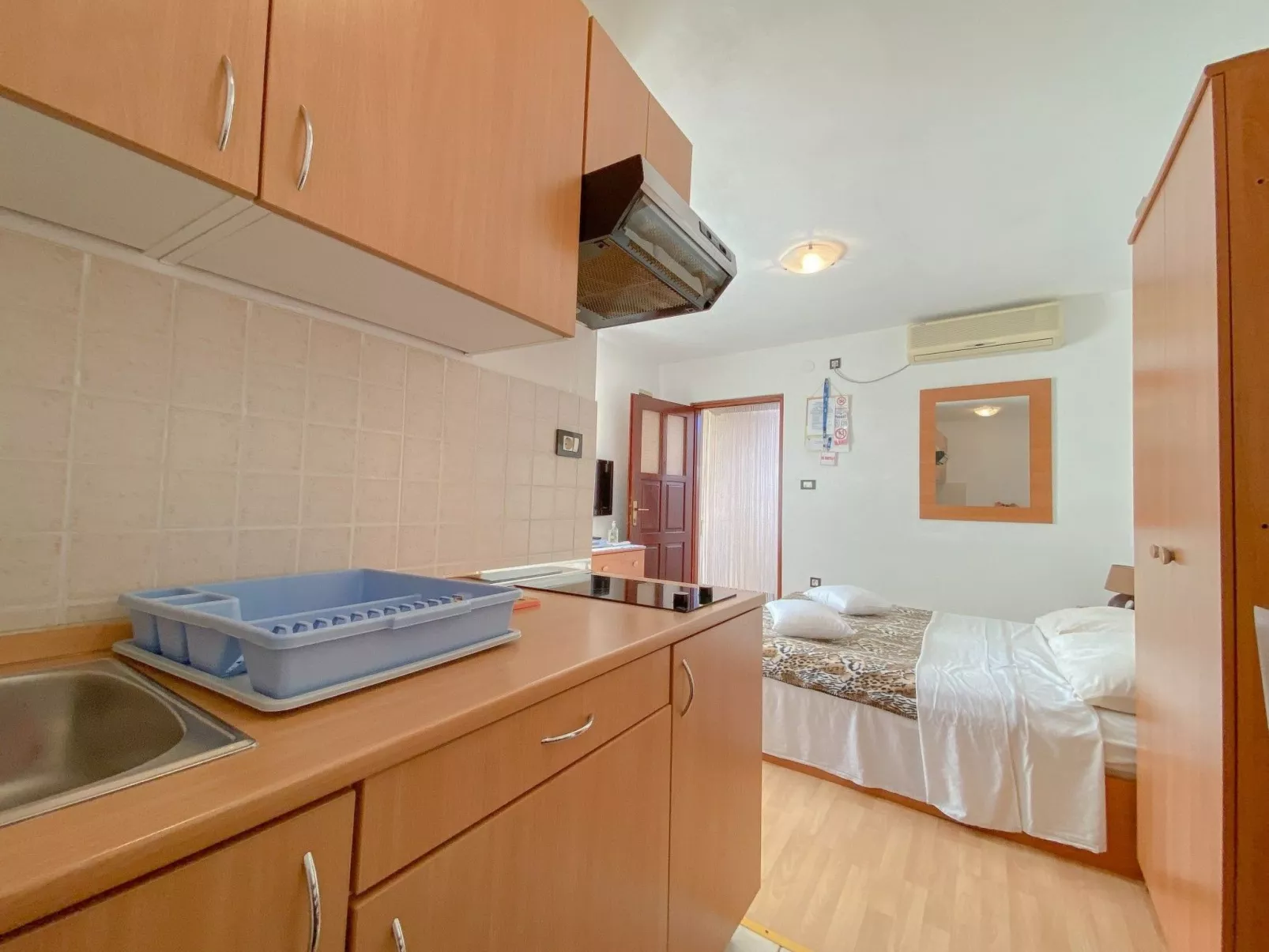 Für 2 Personen ca. 20 m&sup2; in Novigrad, Adriaküste Kroatien (Westküste von I-Drinnen