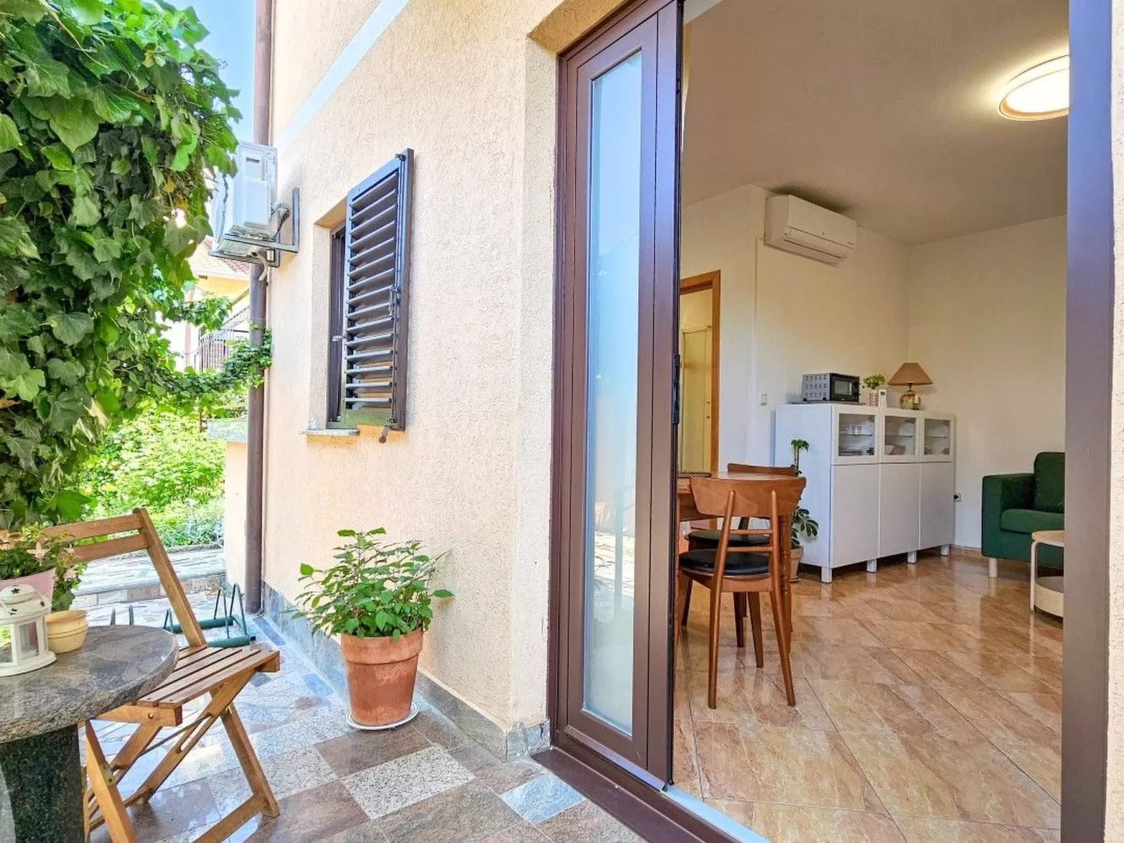 Wohnung "Maria 2" mit Terrasse-Drinnen