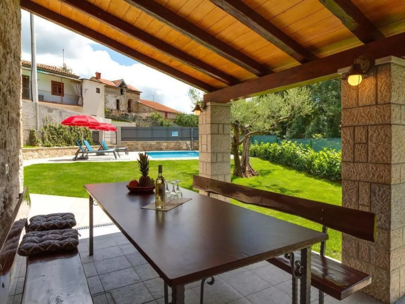 "Villa Zoro"-Draußen