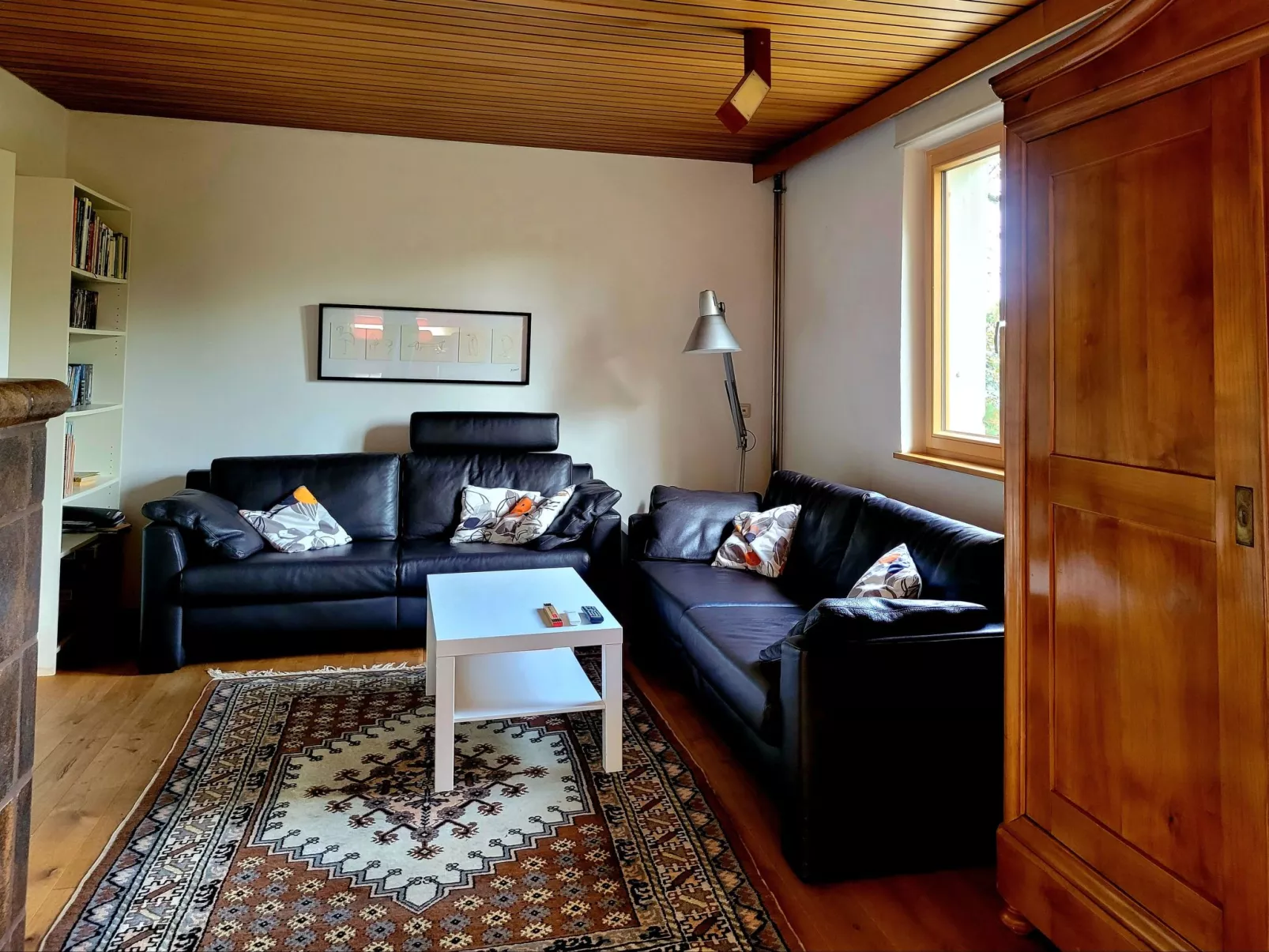 Haus mit  freier Fahrradnutzung und kleinem Boot-Image-tags.info