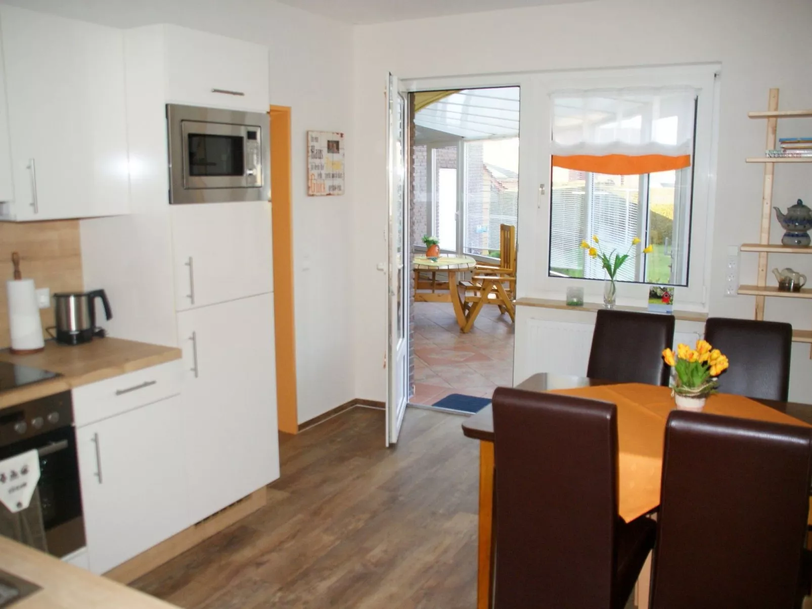 Ferienvilla mit Garten, Grill und Terrasse-Dedans