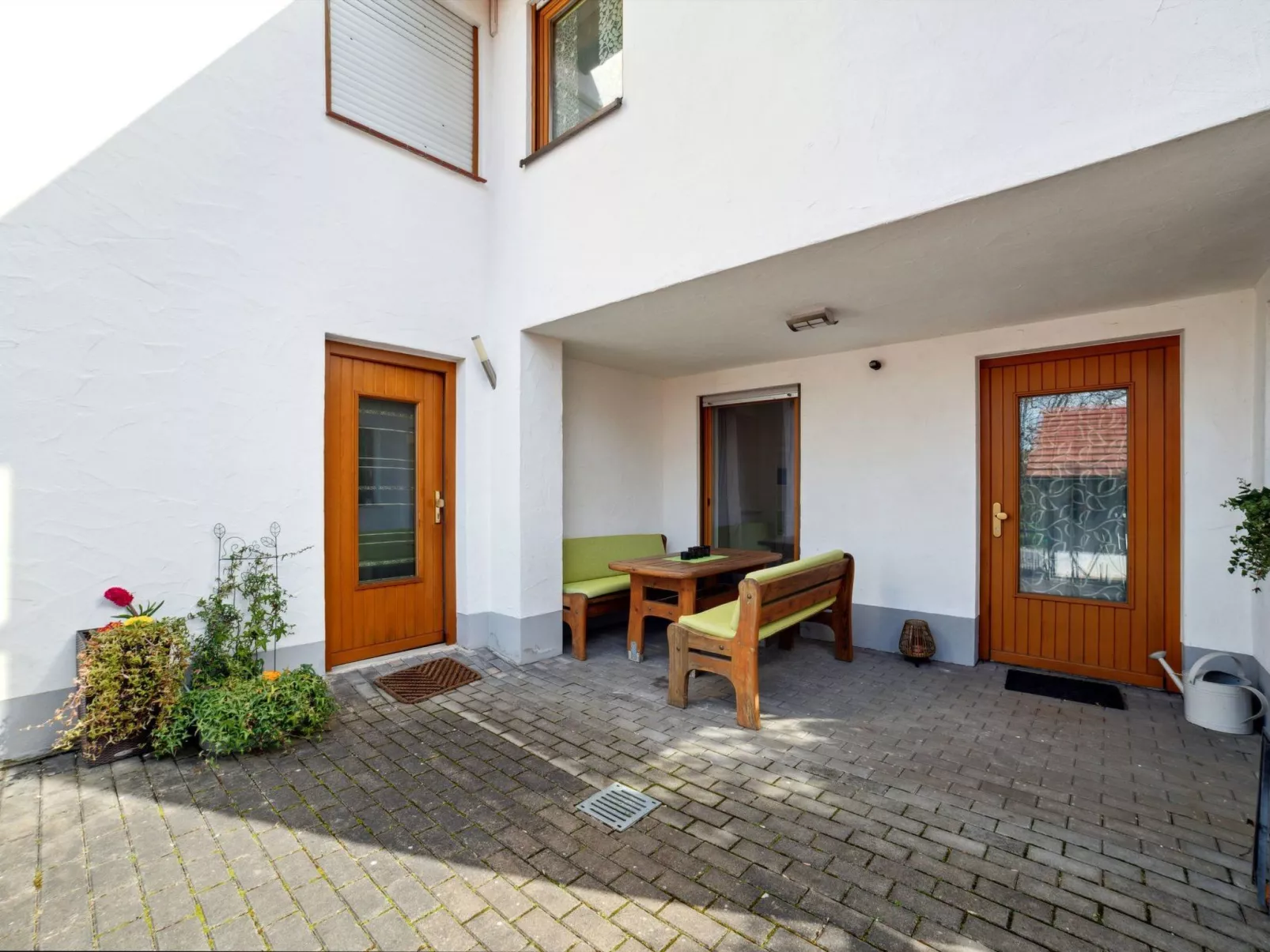 Home of Family-Draußen