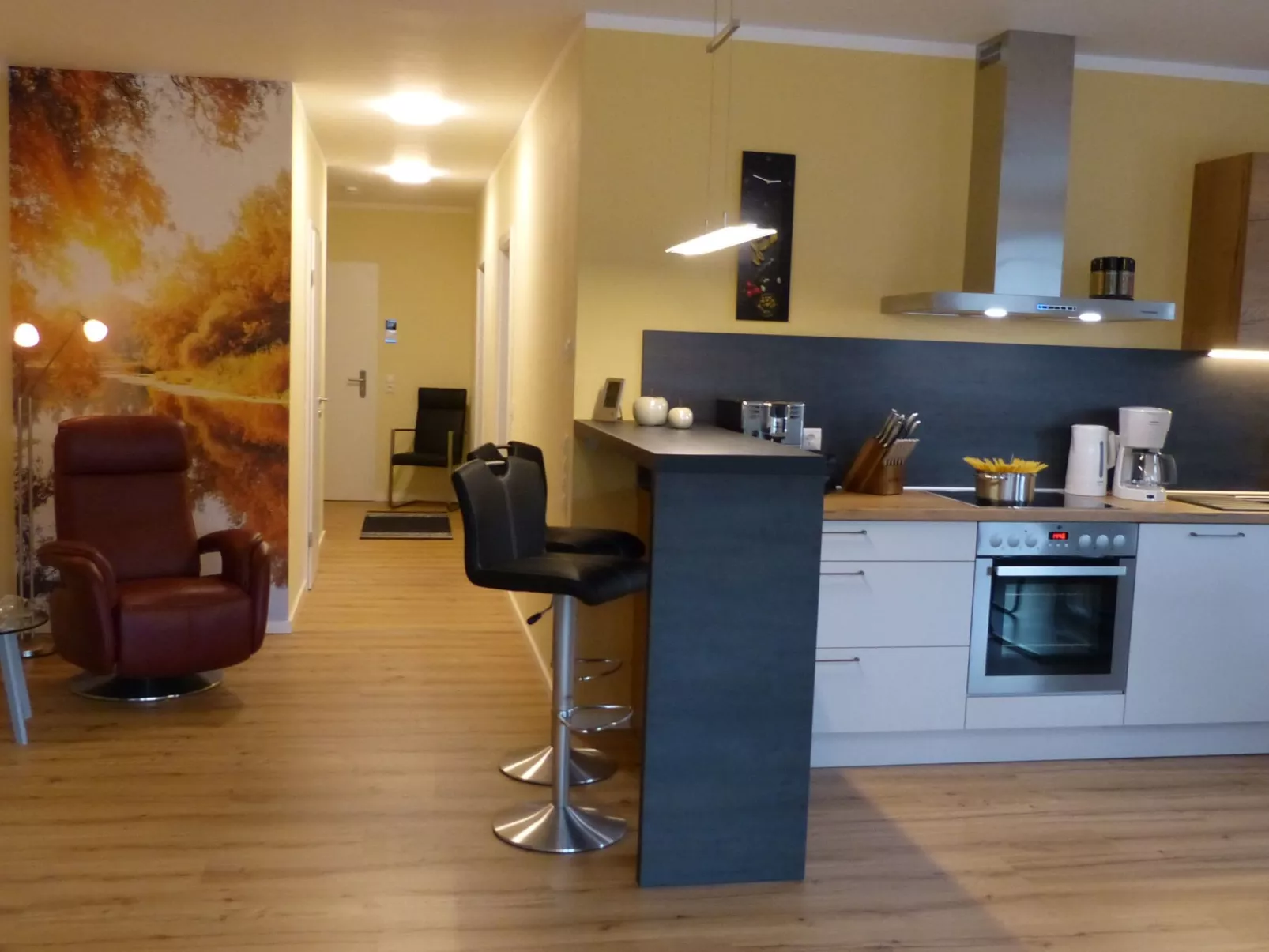 Moderne Wohnung mit Parkplatz und Rheinblick-Drinnen