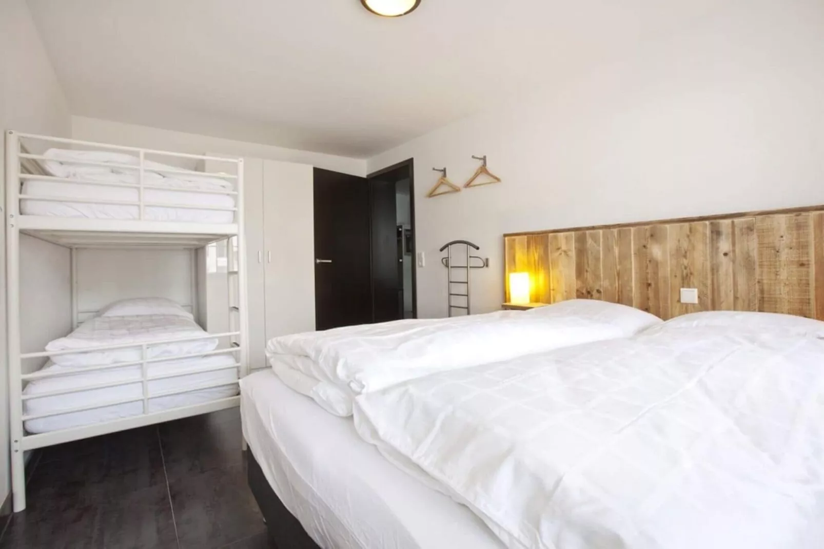 Kristall Apartment B-Bedroom