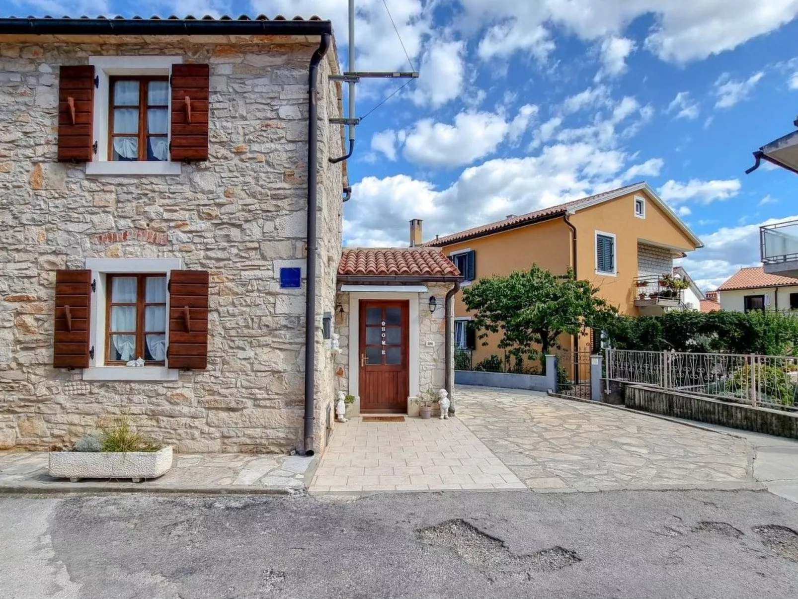 "Ariana" direkt am Strand-Outside