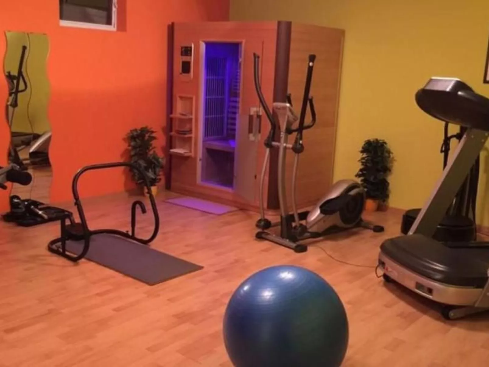 Leons Holiday Homes-Image-tags.info