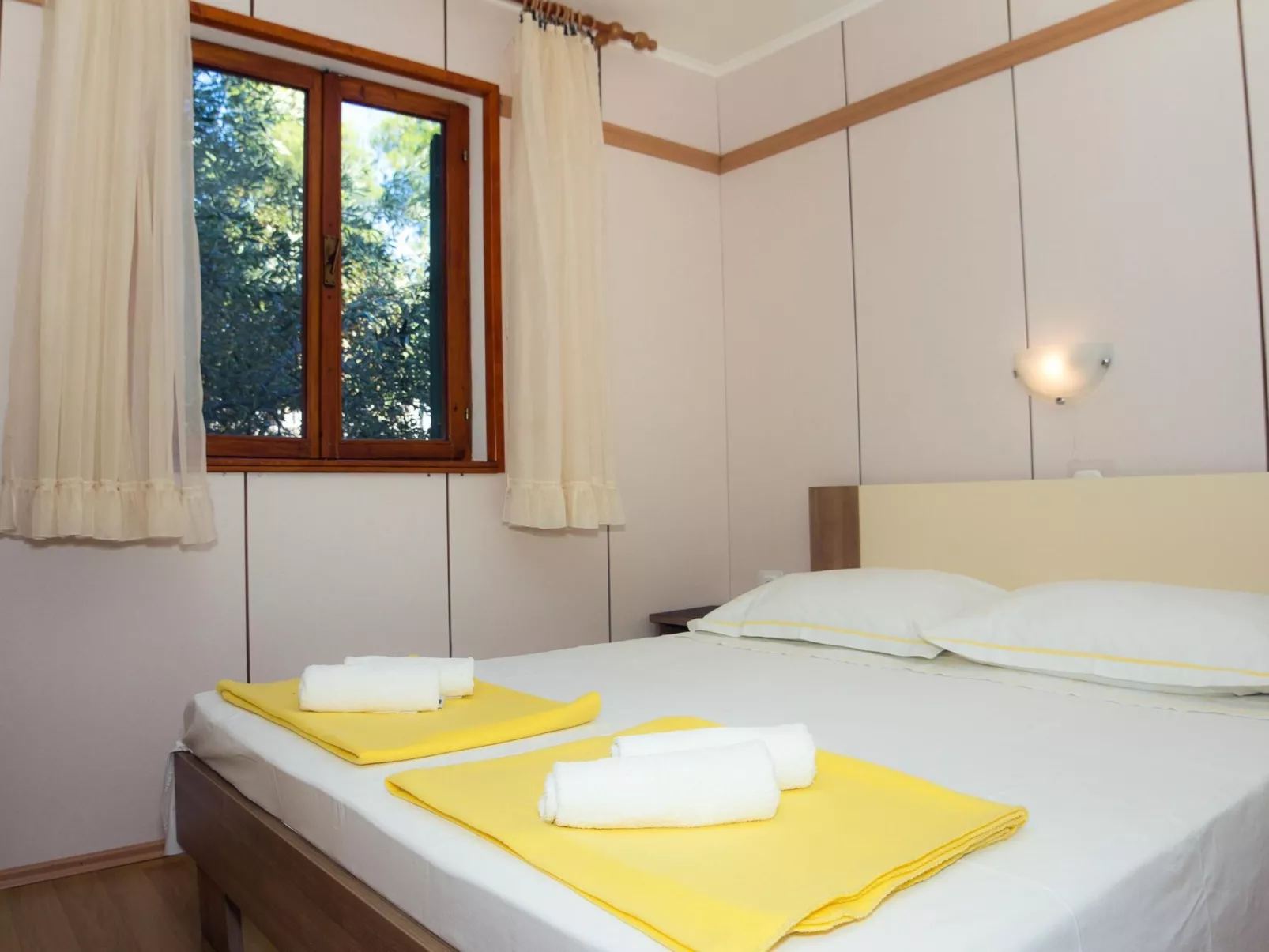 In Maslinica mit Großer Terrasse-Inside