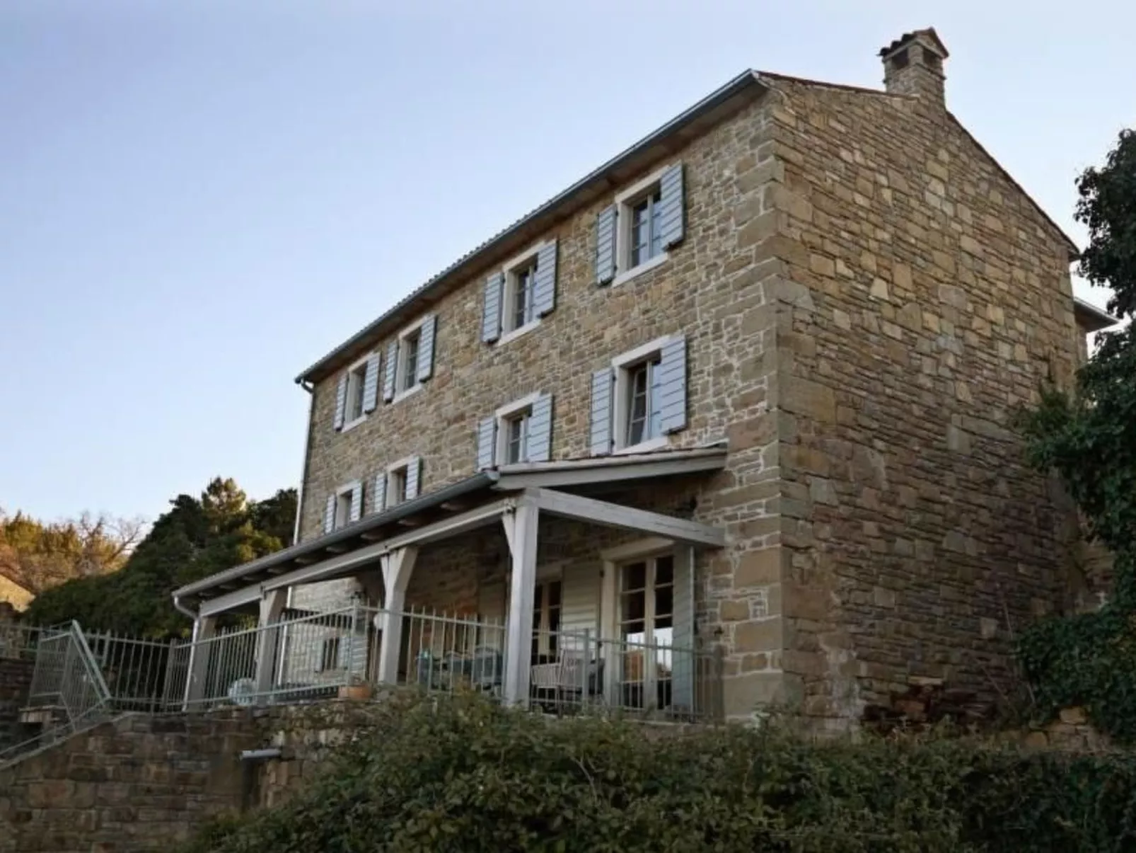 In Kostanjica mit Grill, Terrasse und Garten-Image-tags.info